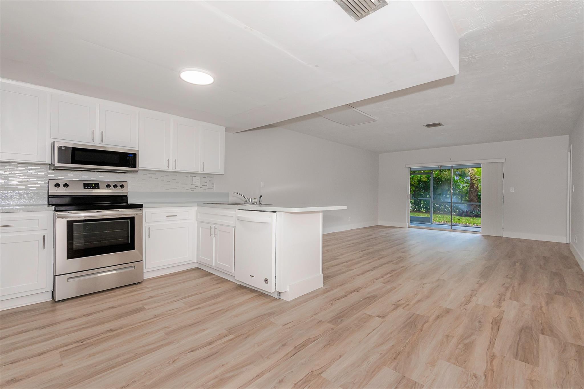 9062 NW 23rd Street W, Coral Springs, FL 33065