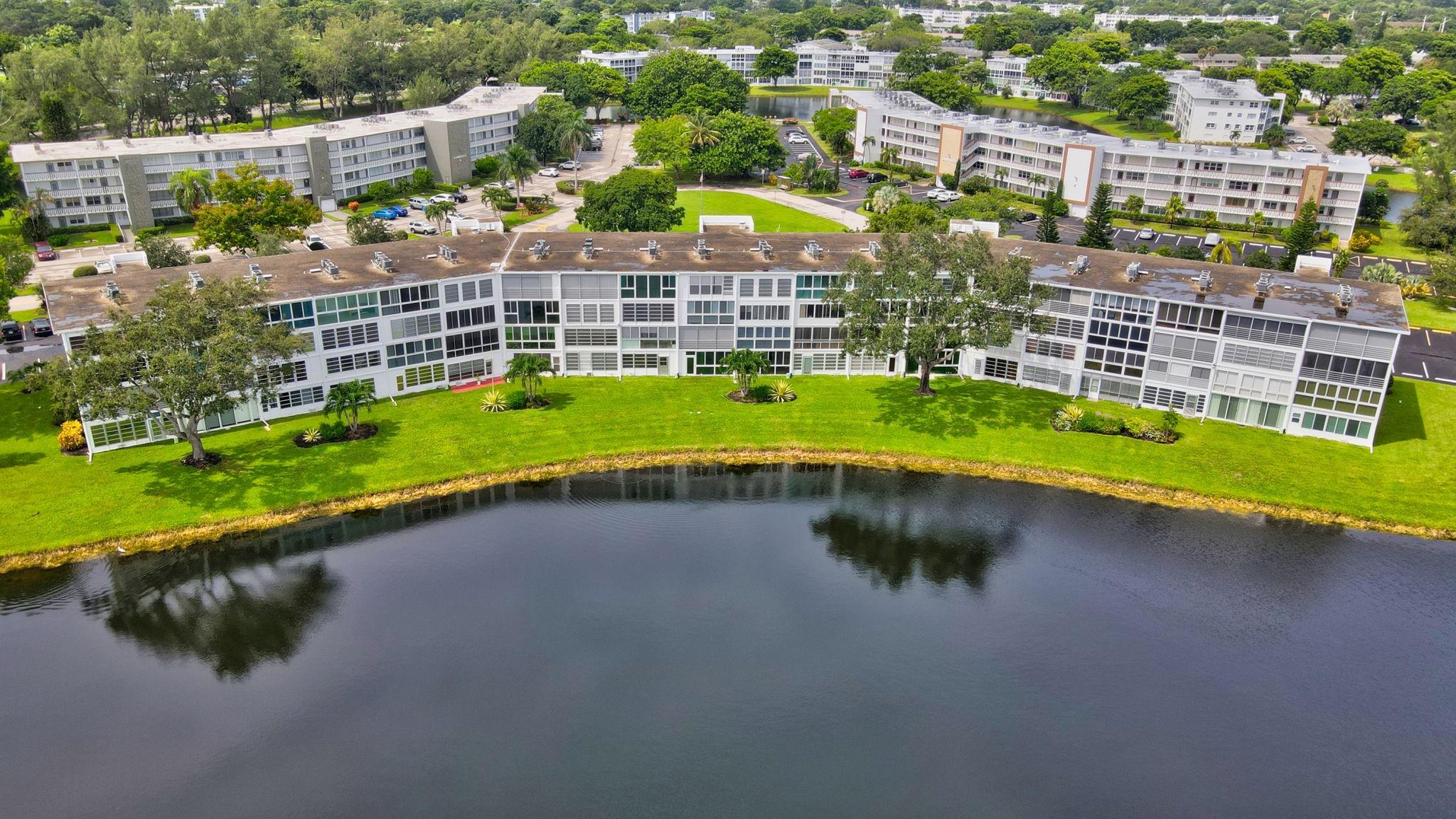 Photo for 3107 Cambridge E, 3107, Deerfield Beach, FL 33442 - Listing #FX-10479052 3107 Cambridge E, 3107, Deerfield Beach, FL 33442
