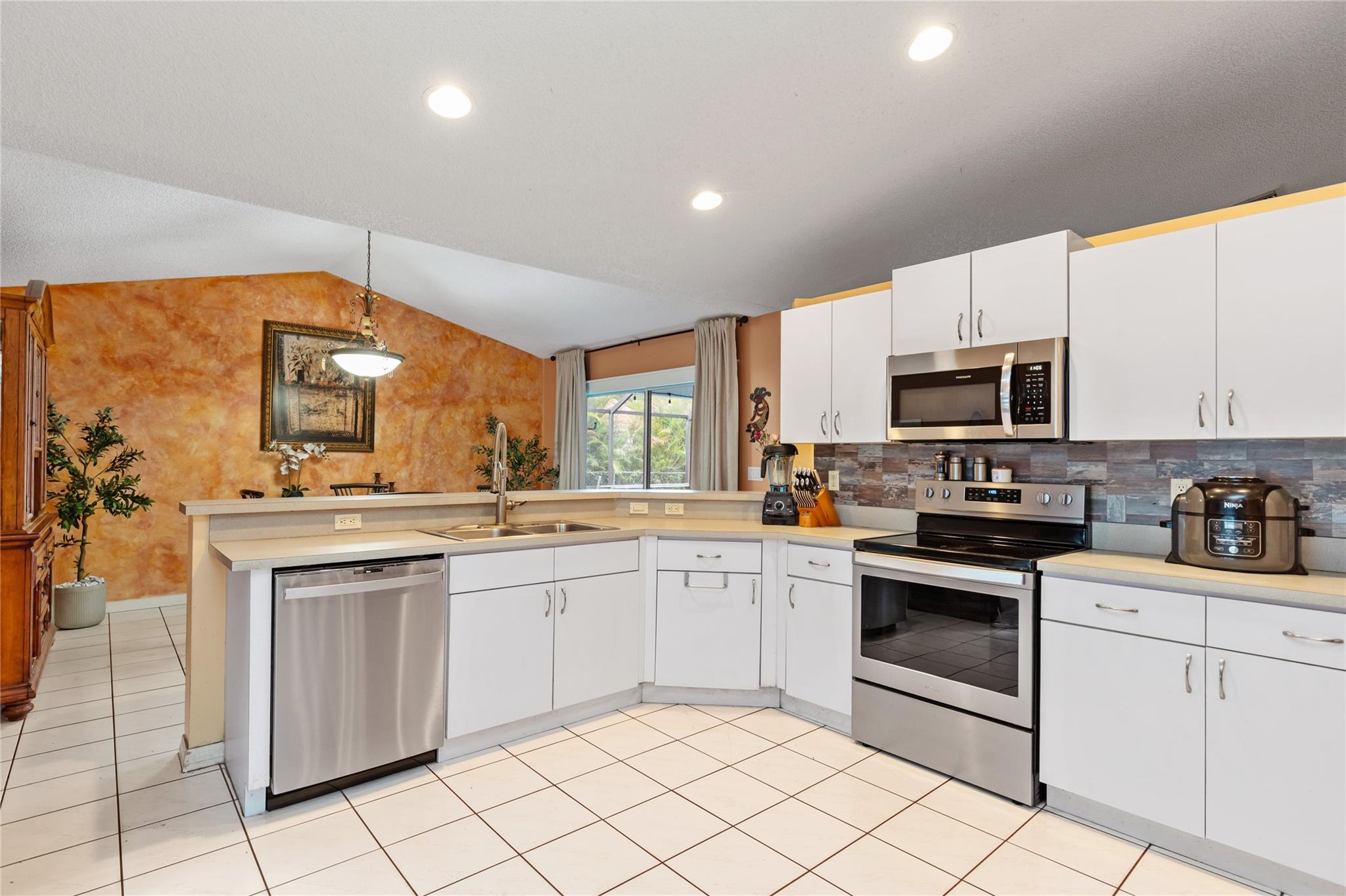 9910 NW 53rd Court, Coral Springs, FL 33076