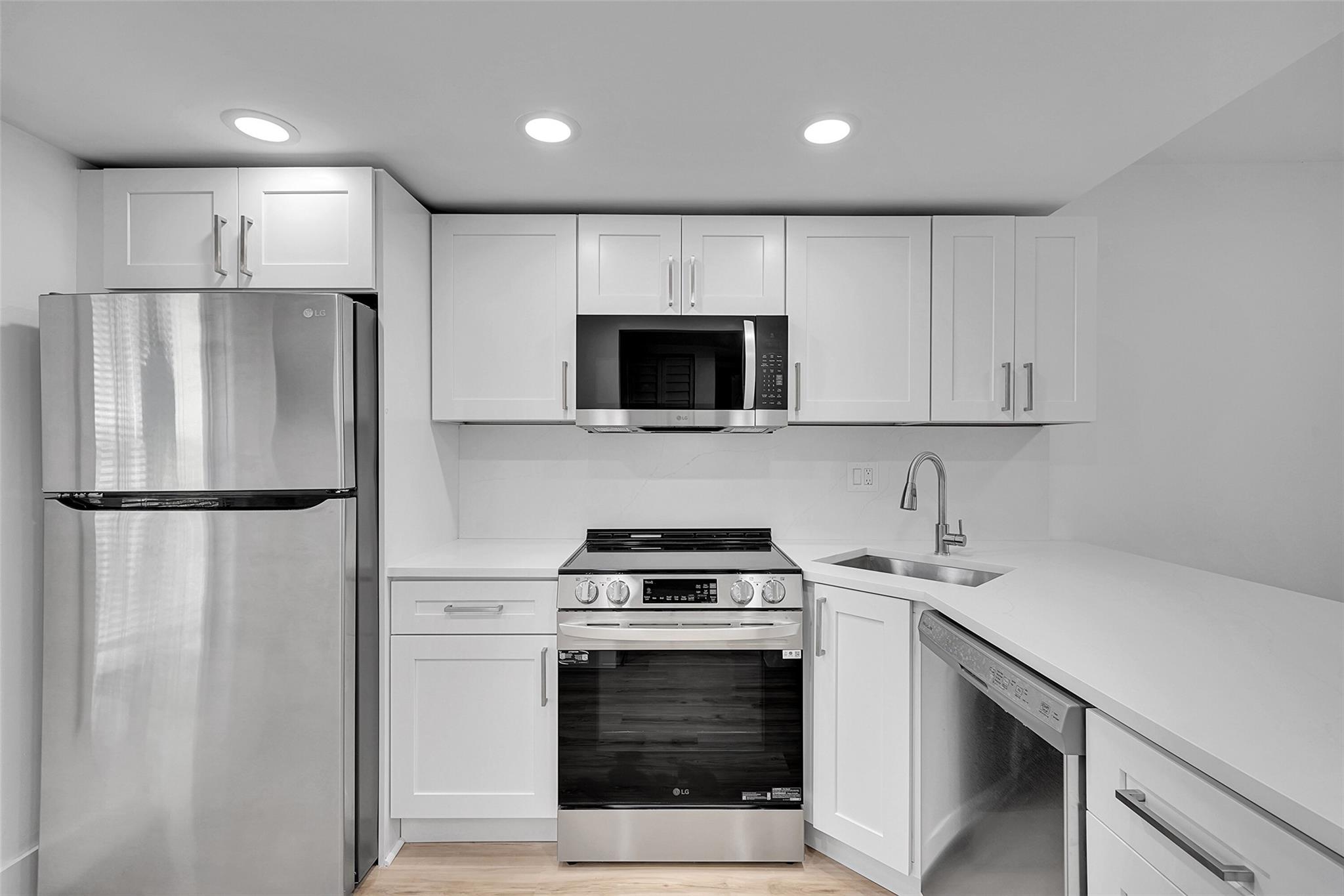 Photo for 5980 NW 64th Avenue, 111, Tamarac, FL 33319 - listing #FX-10529172 5980 NW 64th Avenue, 111, Tamarac, FL 33319