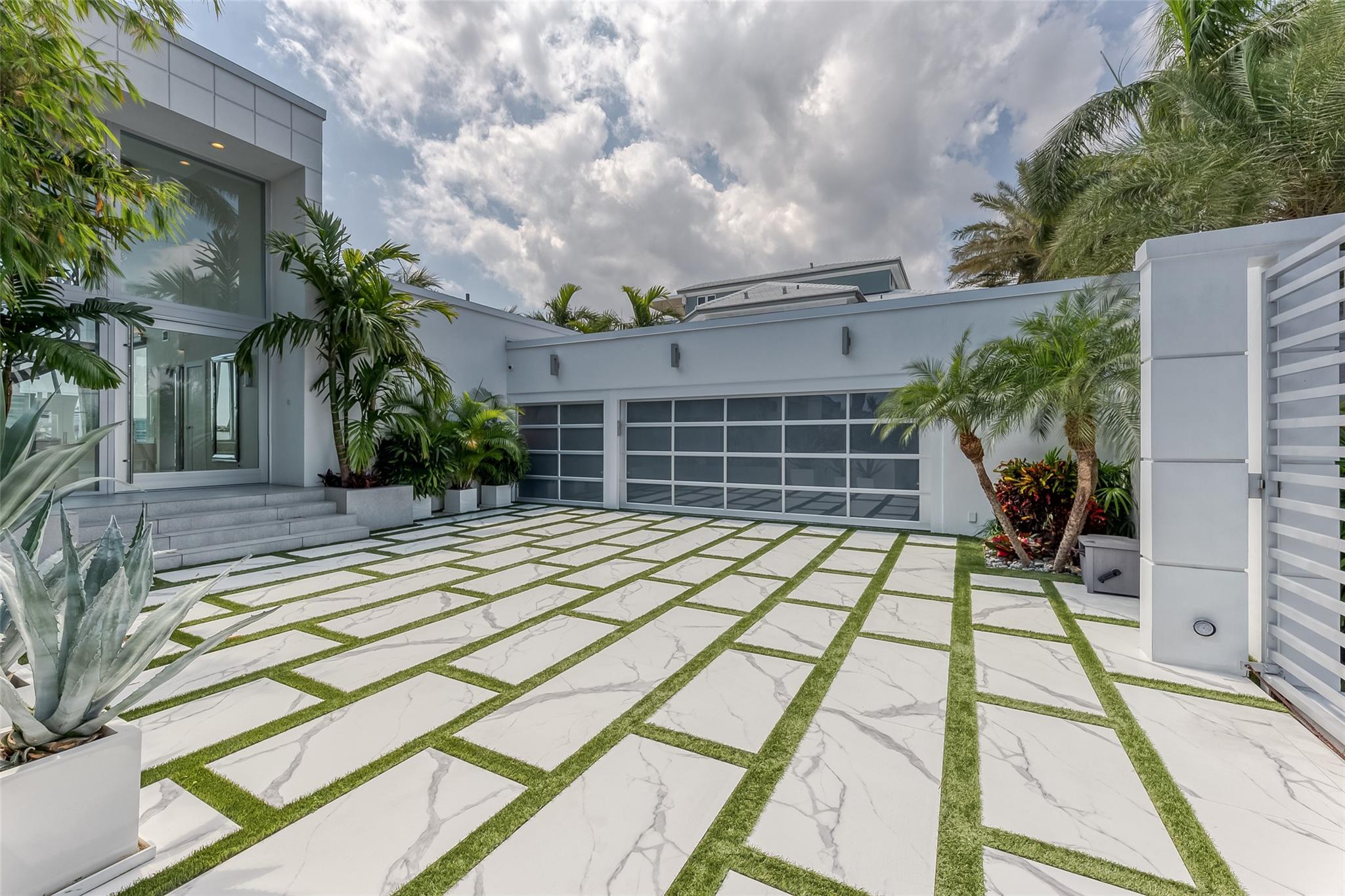 2200 Inlet Drive, Fort Lauderdale, FL 33316