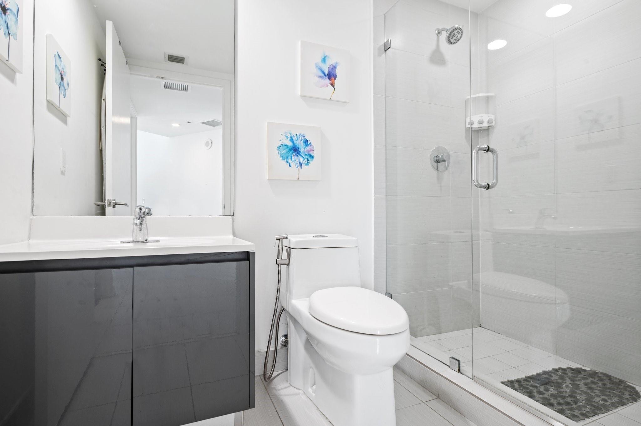 31 SE 6th Street 2002, Miami, FL 33131