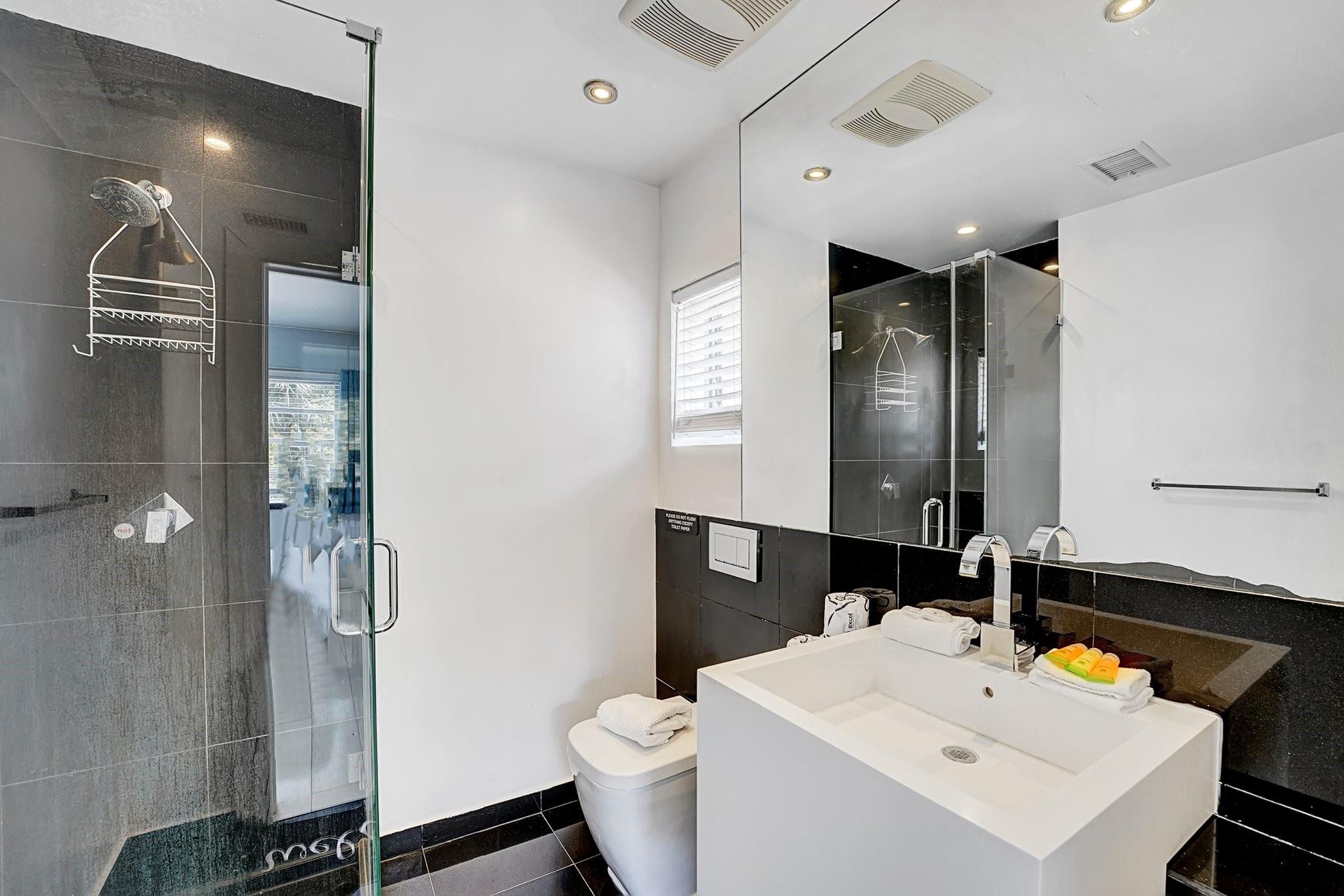 Photo for 560 Michigan Avenue, Miami Beach, FL 33139 - Listing #FX-10502930 560 Michigan Avenue, Miami Beach, FL 33139