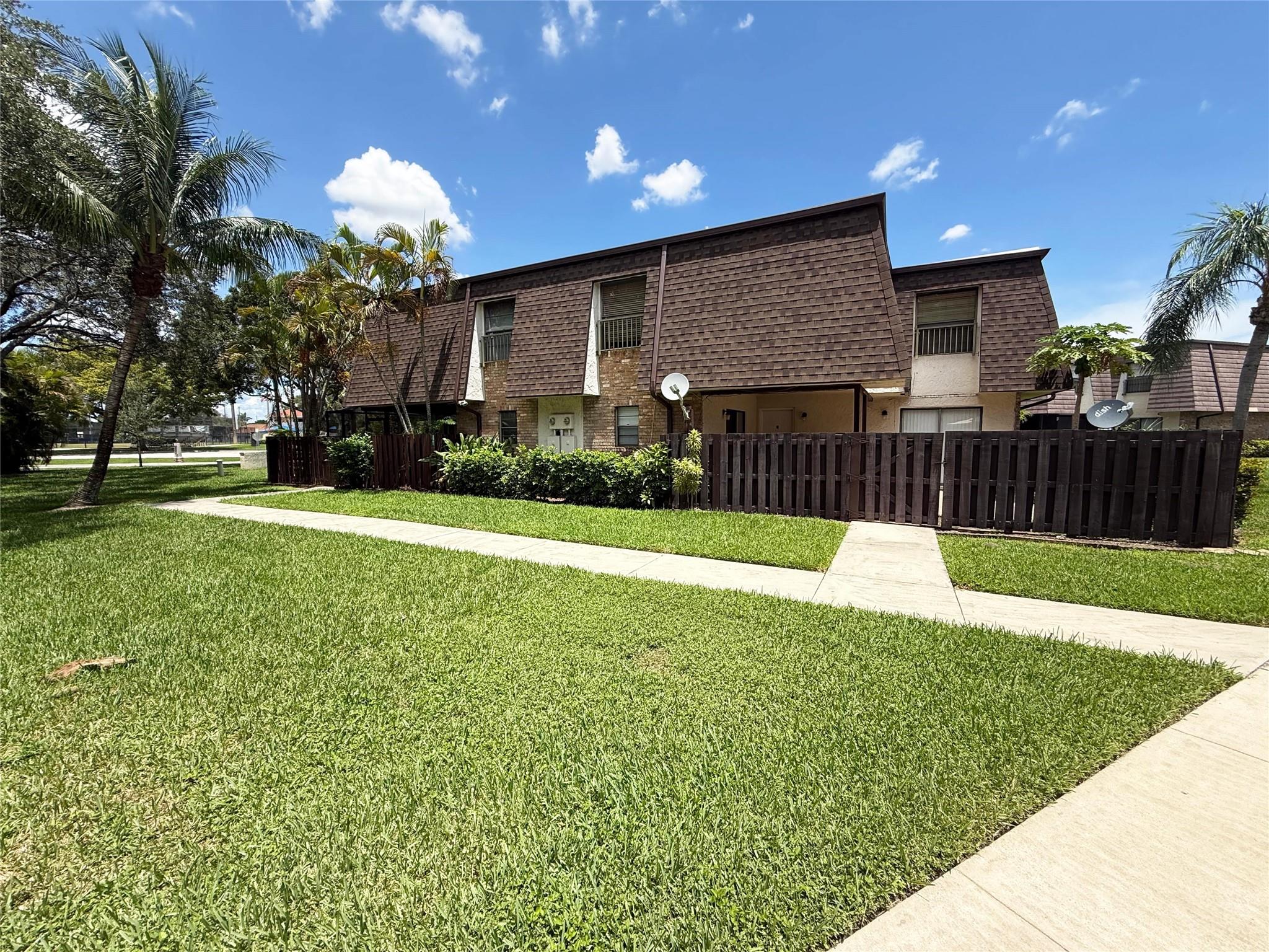 2561 NW 99th Avenue, Coral Springs, FL 33065