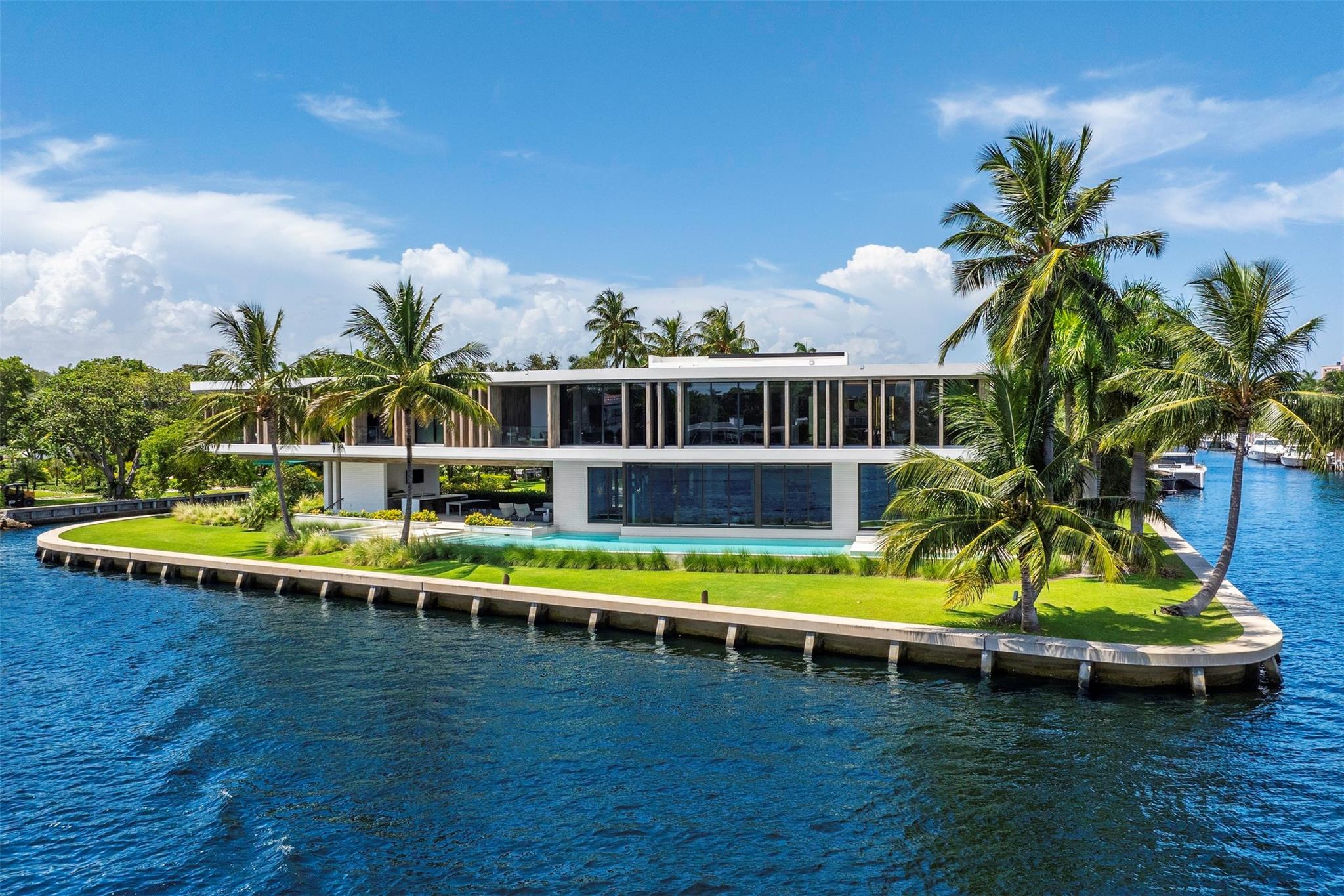 516 Mola Avenue, Fort Lauderdale, FL 33301