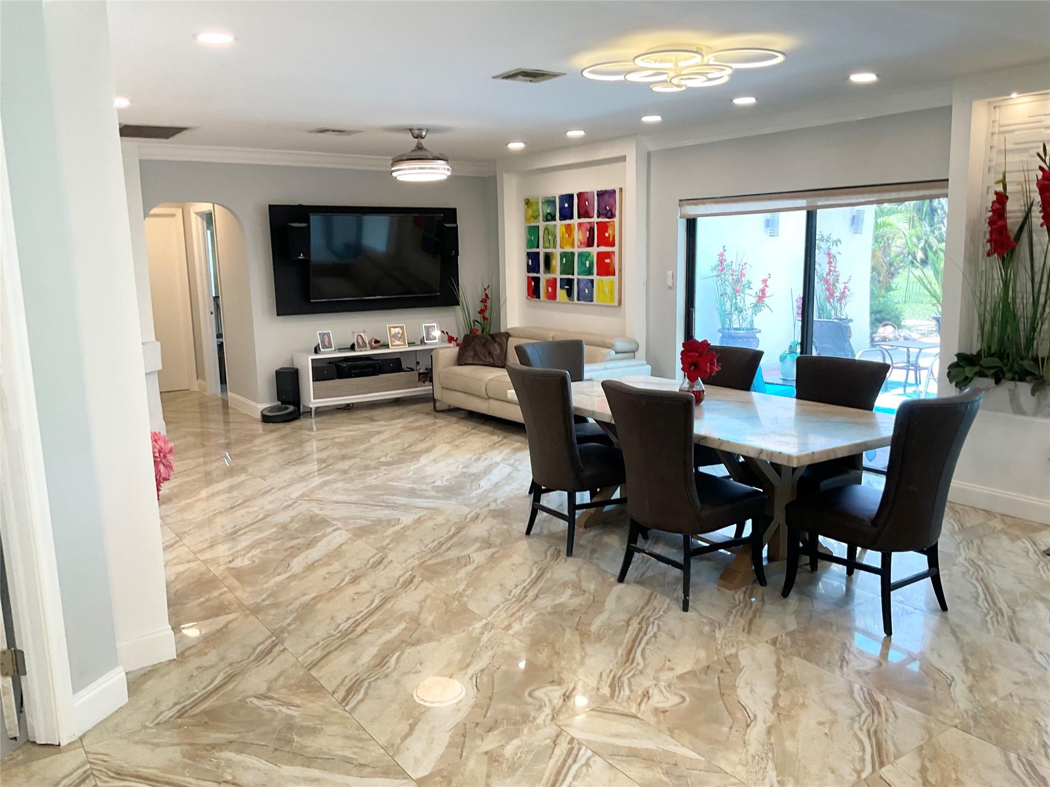 10477 NW 4th Street, Coral Springs, FL 33071