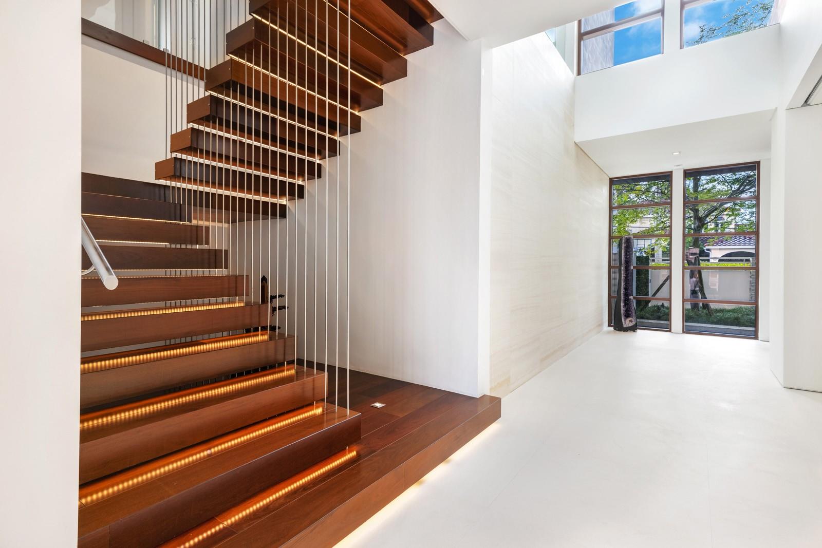 10 Pelican Drive, Fort Lauderdale, FL 33301