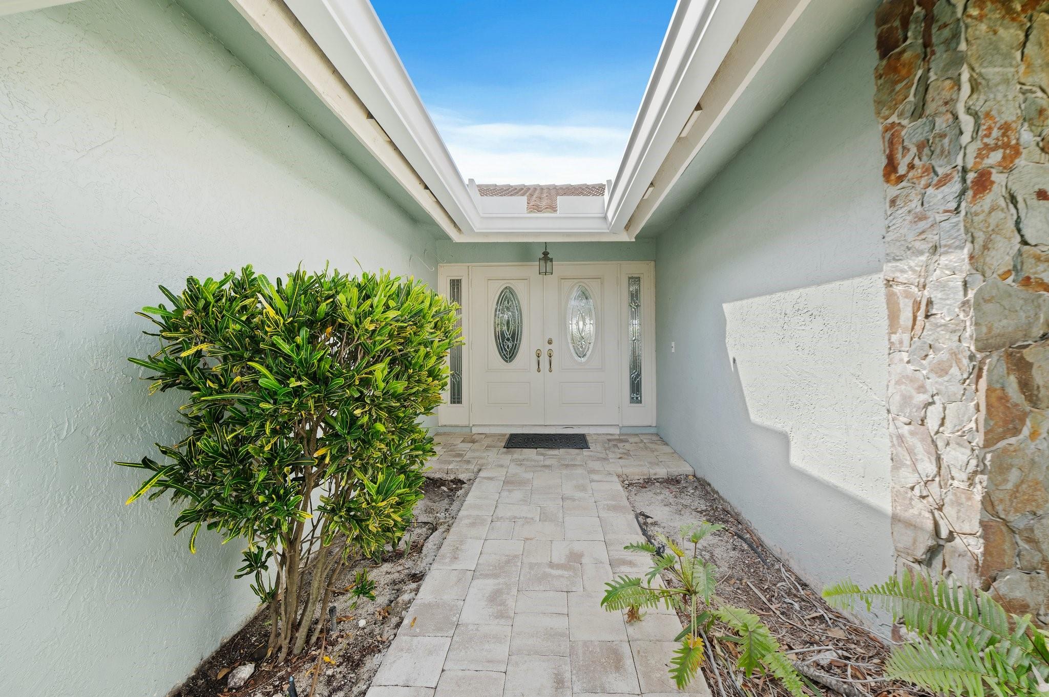 Photo for 10010 NW 11th Mnr, Coral Springs, FL 33071 - Listing #FX-10497303 10010 NW 11th Mnr, Coral Springs, FL 33071