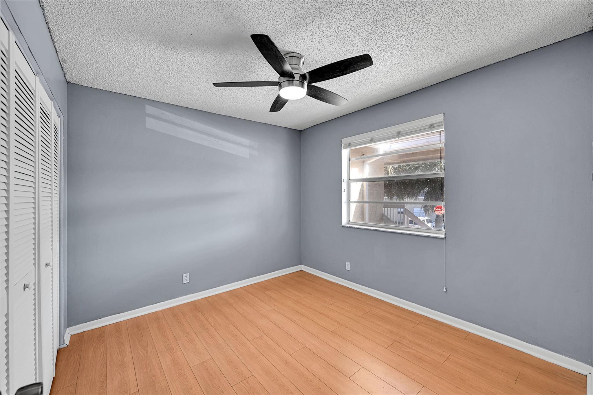 906 Twin Lakes Drive 8-J, Coral Springs, FL 33071