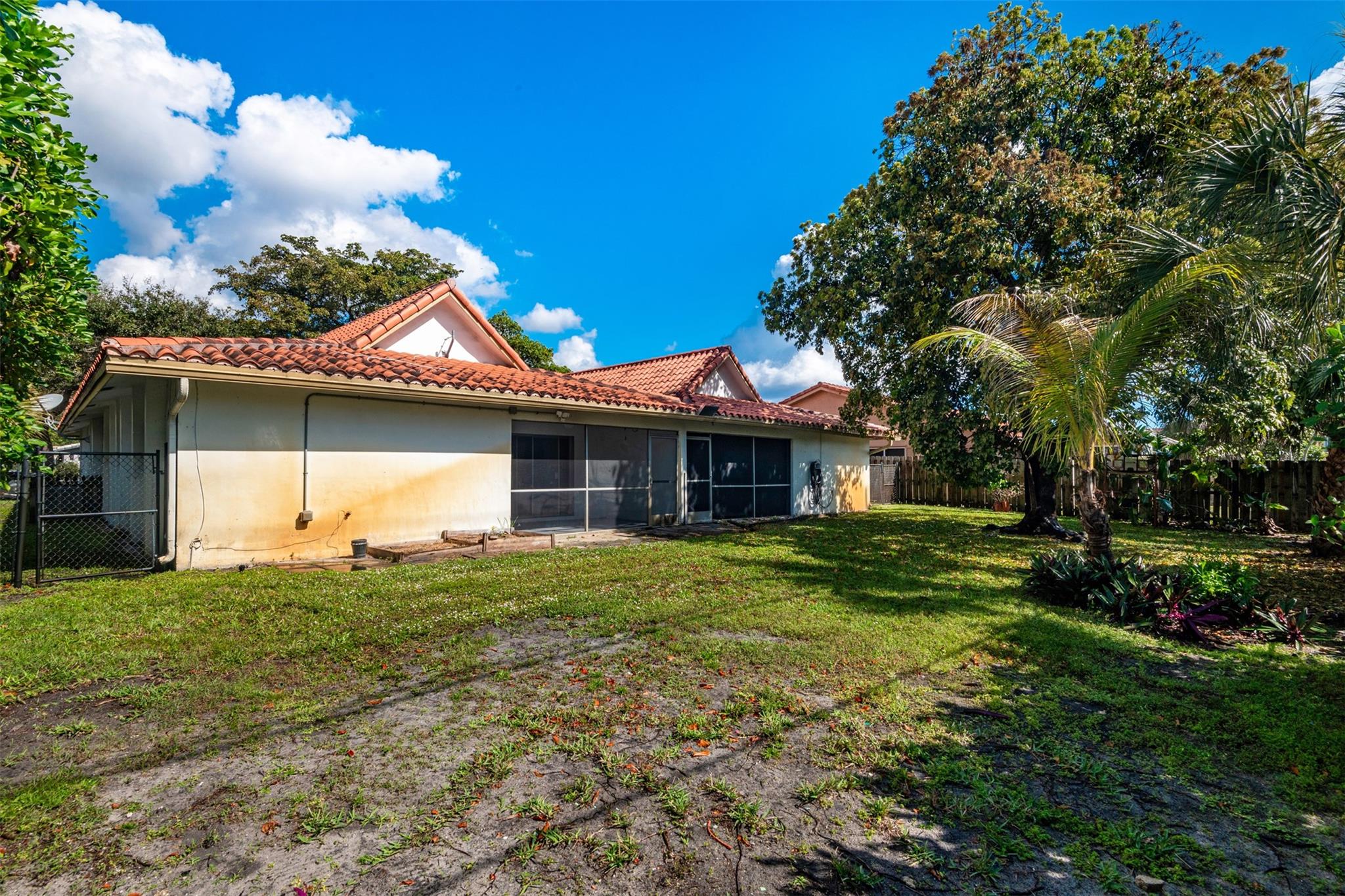 9062 NW 23rd Street W, Coral Springs, FL 33065