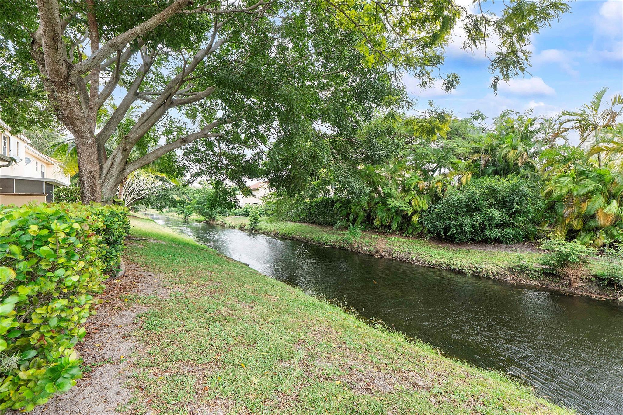 9664 Royal Palm Boulevard, Coral Springs, FL 33065