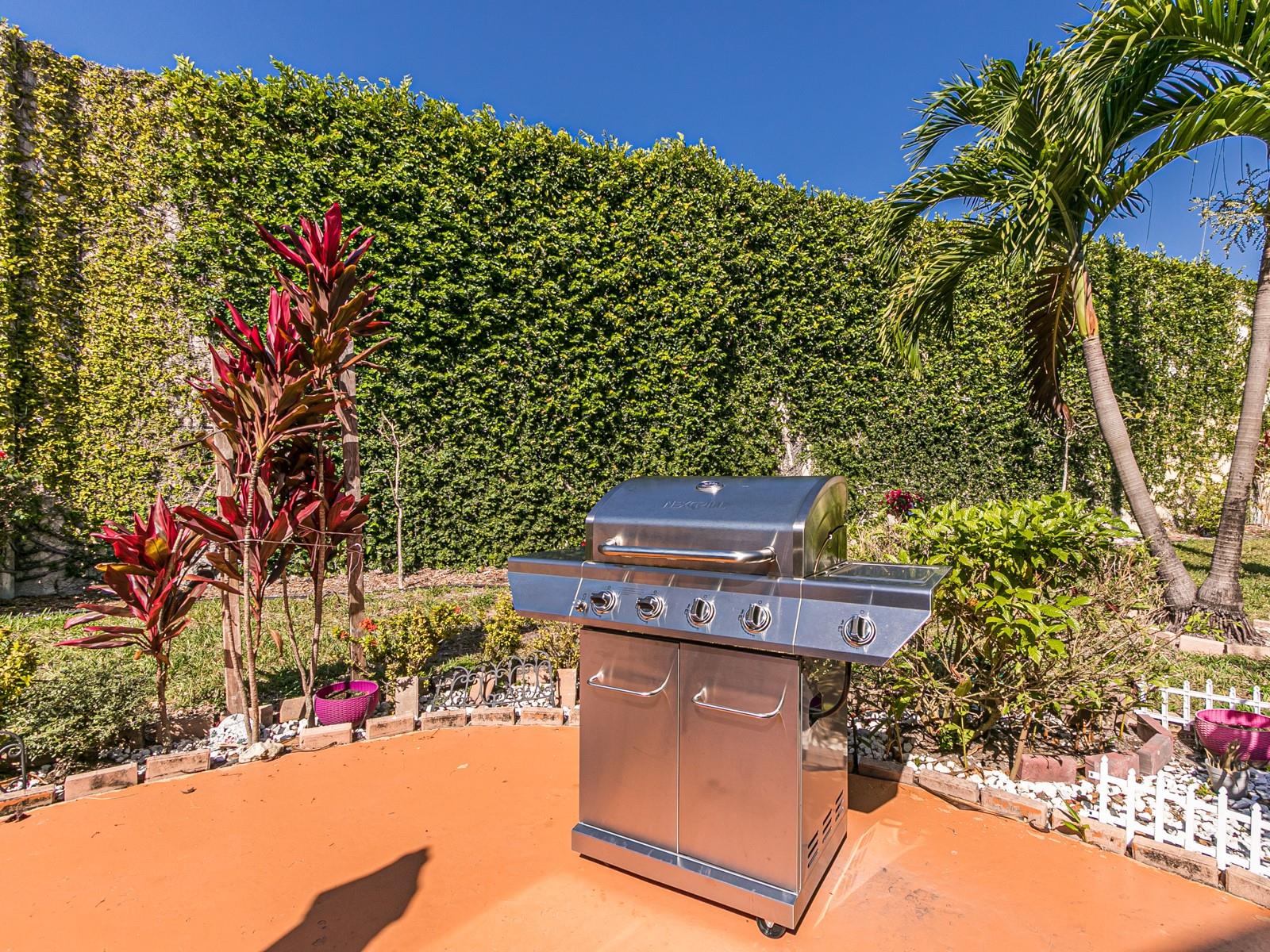 BBQ FOR ALL THE OWNER TO USE