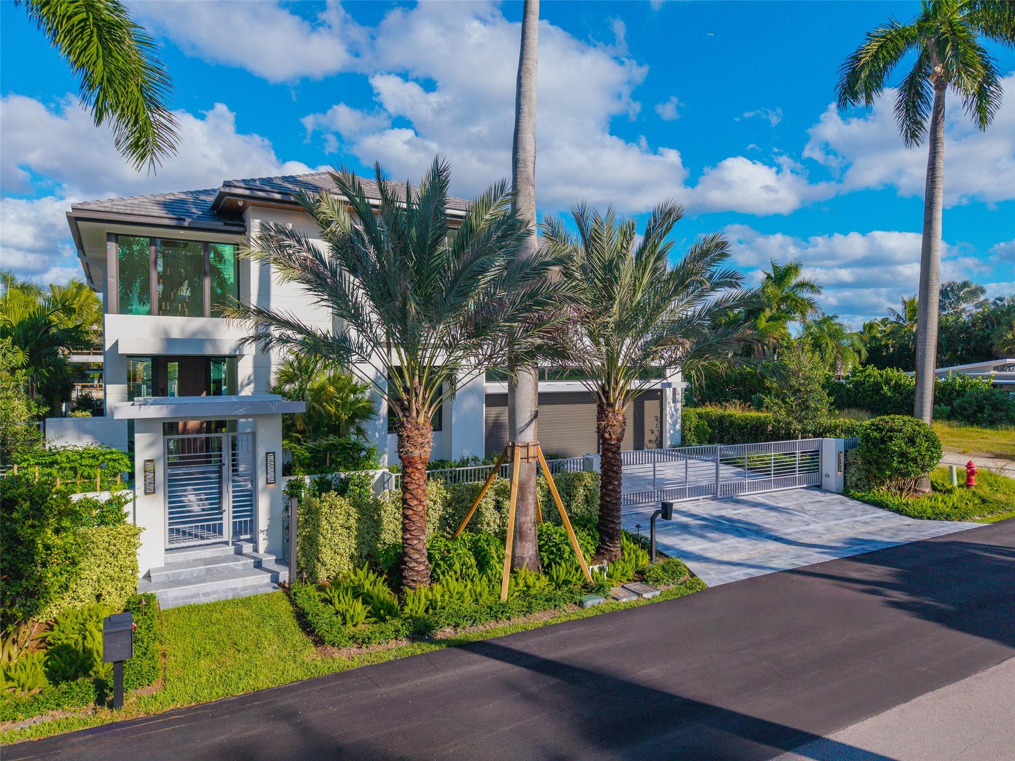 24 Fiesta Way, Fort Lauderdale, FL 33301