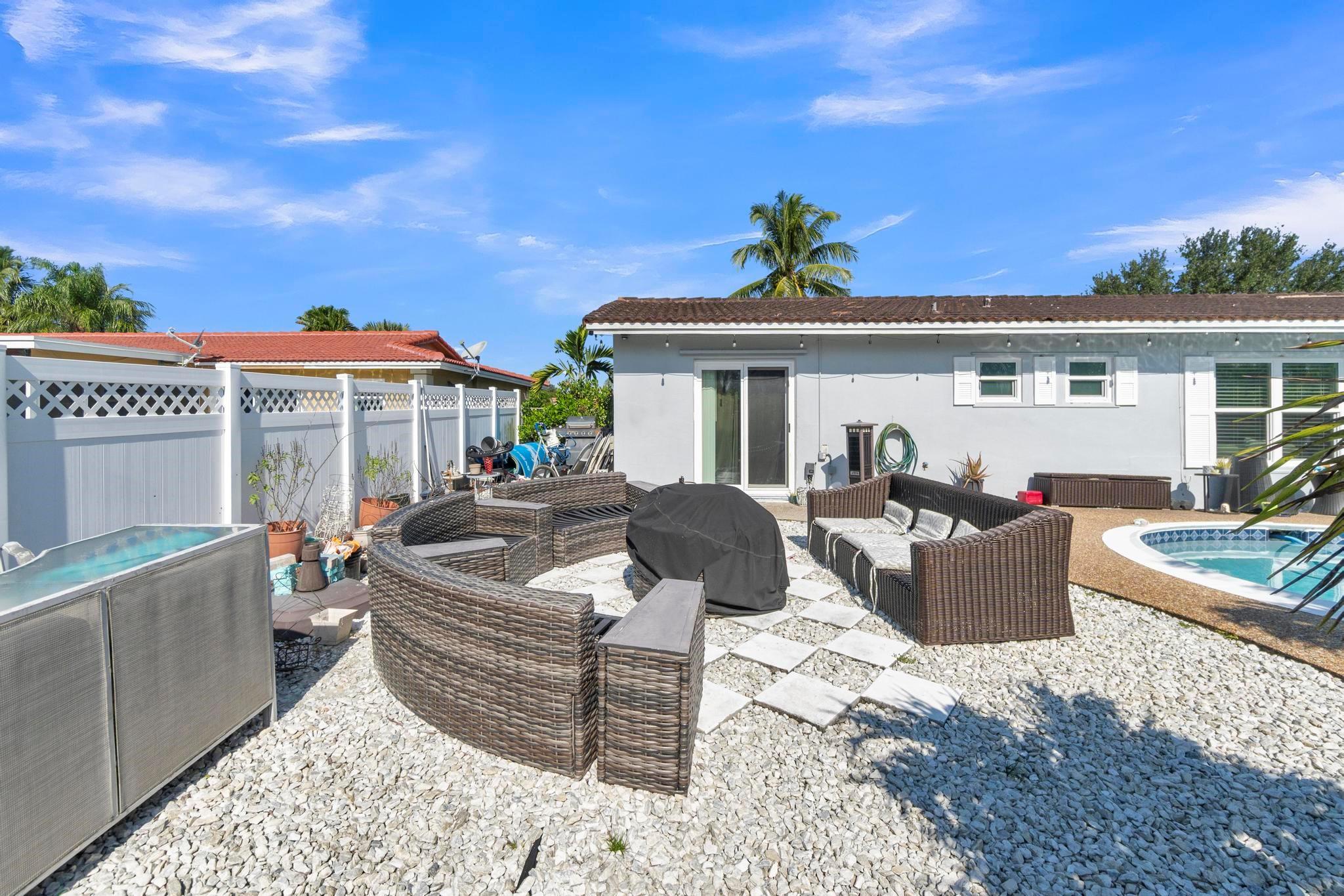 7506 NW 41st Street, Coral Springs, FL 33065