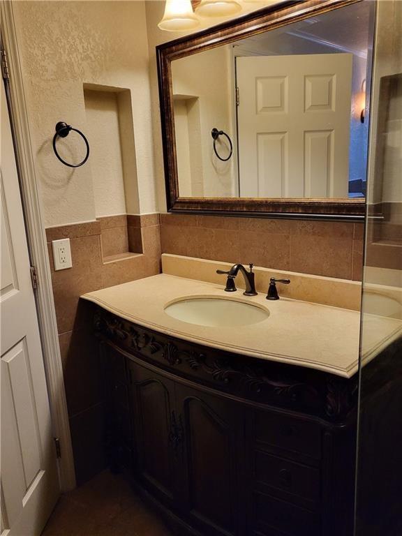 780 NE 199th Street E 101, Miami, FL 33179