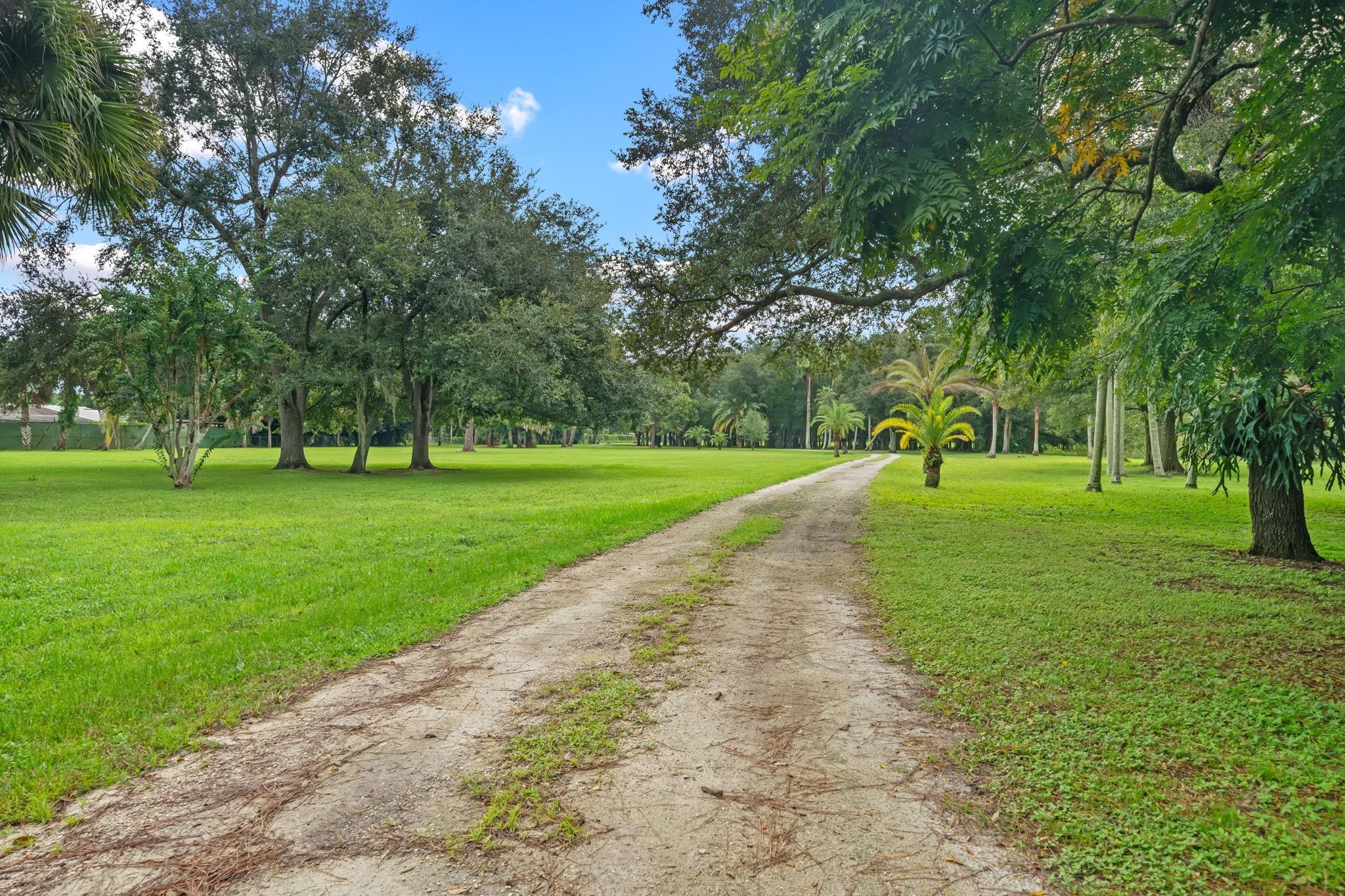 Photo for 3547 B Road, Loxahatchee Groves, FL 33470 - Listing #FX-10526166 3547 B Road, Loxahatchee Groves, FL 33470