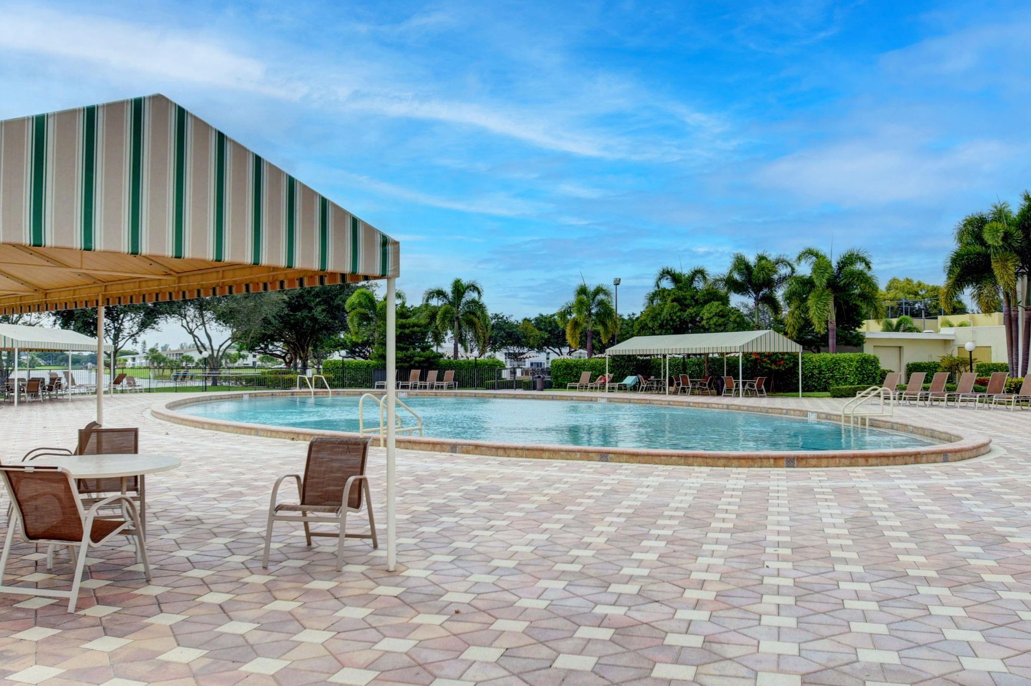Photo for 267 Wellington J, 267, West Palm Beach, FL 33417 - Listing #FX-10503040 267 Wellington J, 267, West Palm Beach, FL 33417