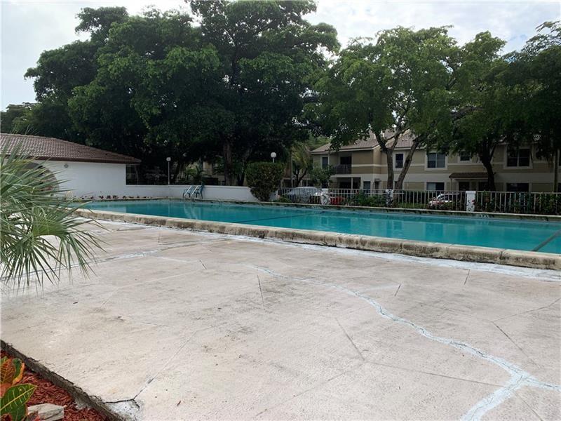 2830 Riverside Drive 102, Coral Springs, FL 33065