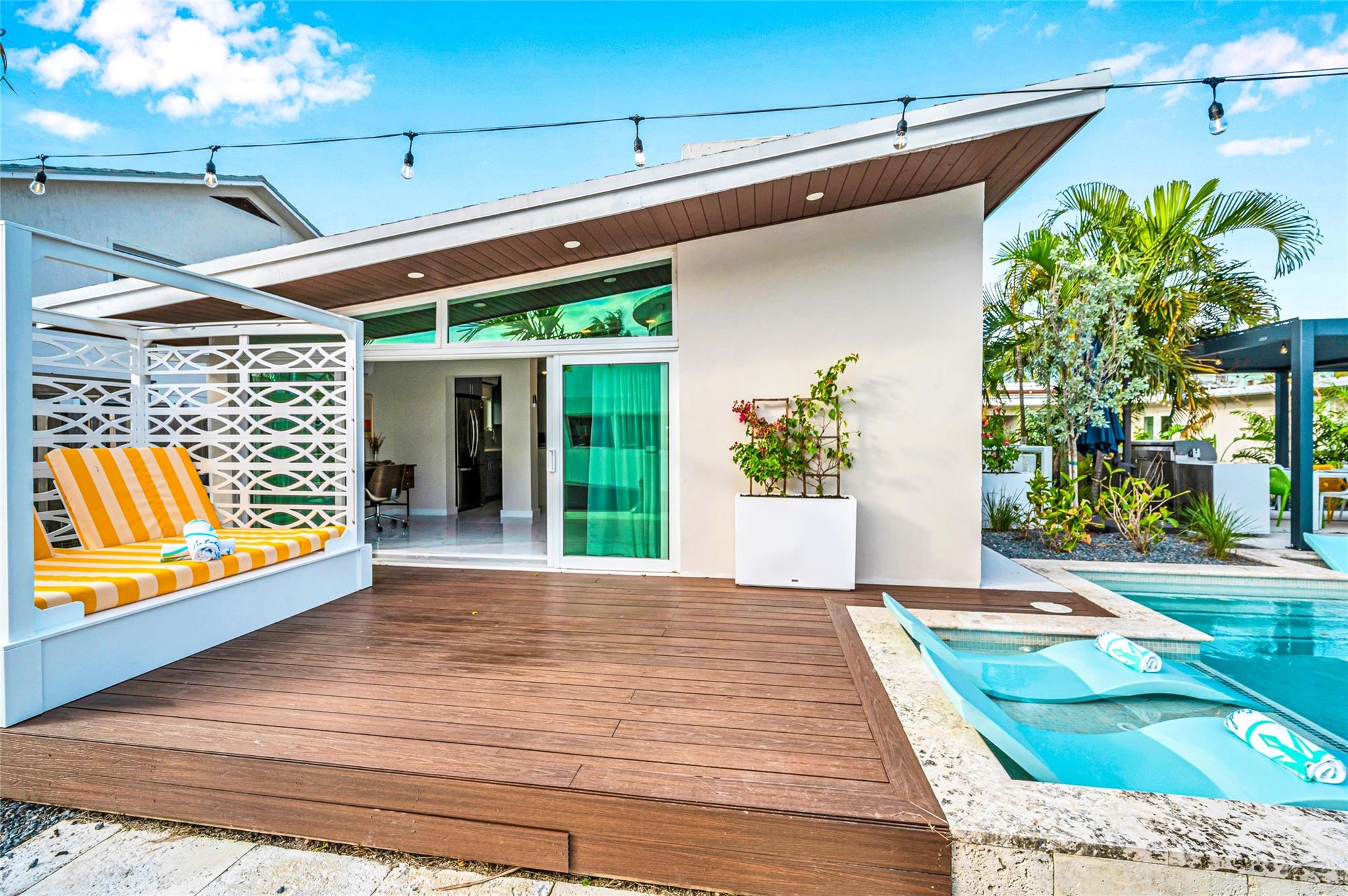 2732 NE 15th Street, Fort Lauderdale, FL 33304