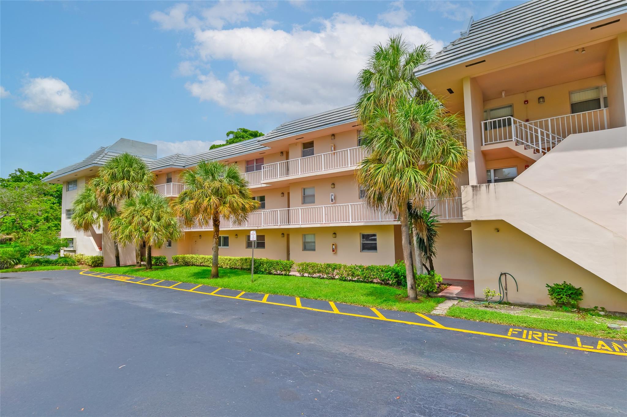 2850 S Forest Hills Boulevard 105, Coral Springs, FL 33065