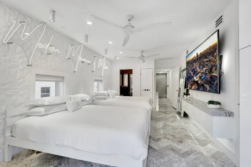 124 11th Street, Miami Beach, FL 33139