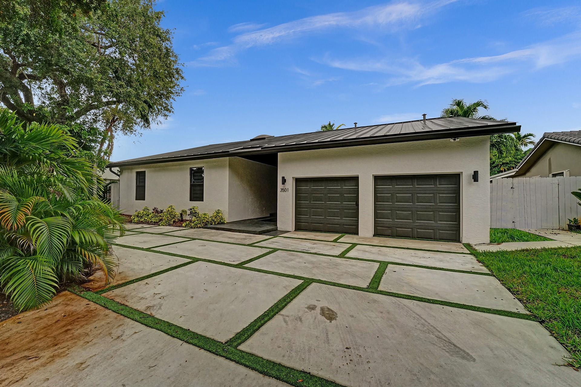 Photo for 3501 N Park Road, Hollywood, FL 33021 - listing #FX-10536735 3501 N Park Road, Hollywood, FL 33021