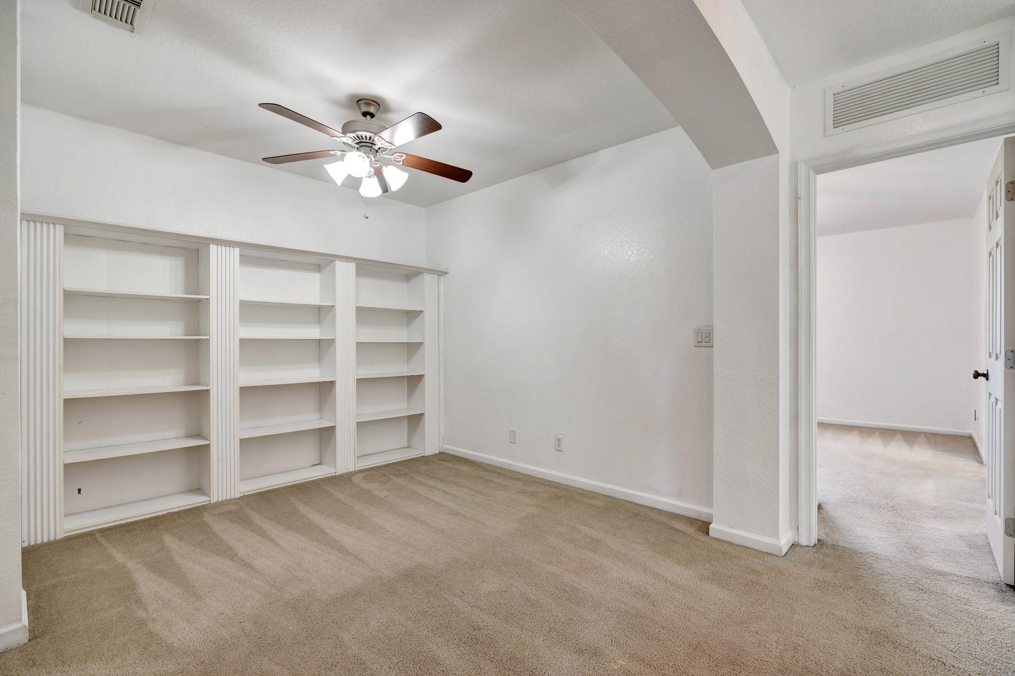 Photo for 2029 Oakhurst Way, Riviera Beach, FL 33404 - Listing #FX-10473220 2029 Oakhurst Way, Riviera Beach, FL 33404