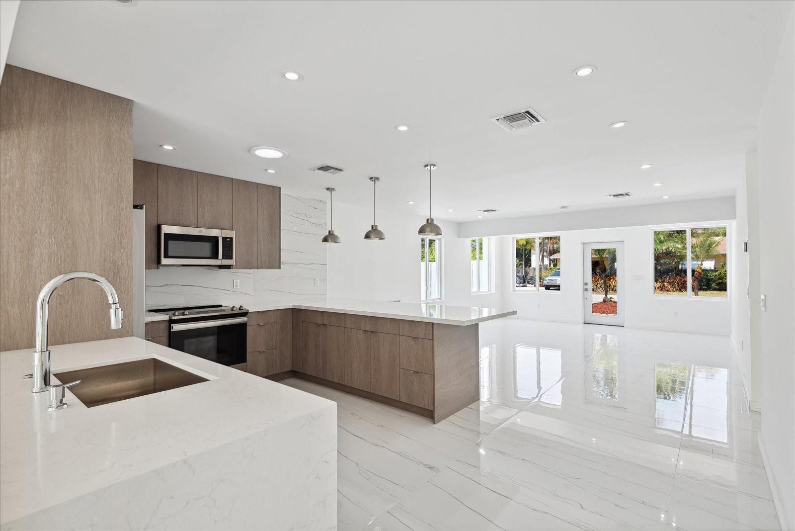 Photo for 2201-1 NE 9th Avenue, 1 1, Wilton Manors, FL 33305 - listing #FX-10530732 2201-1 NE 9th Avenue, 1 1, Wilton Manors, FL 33305