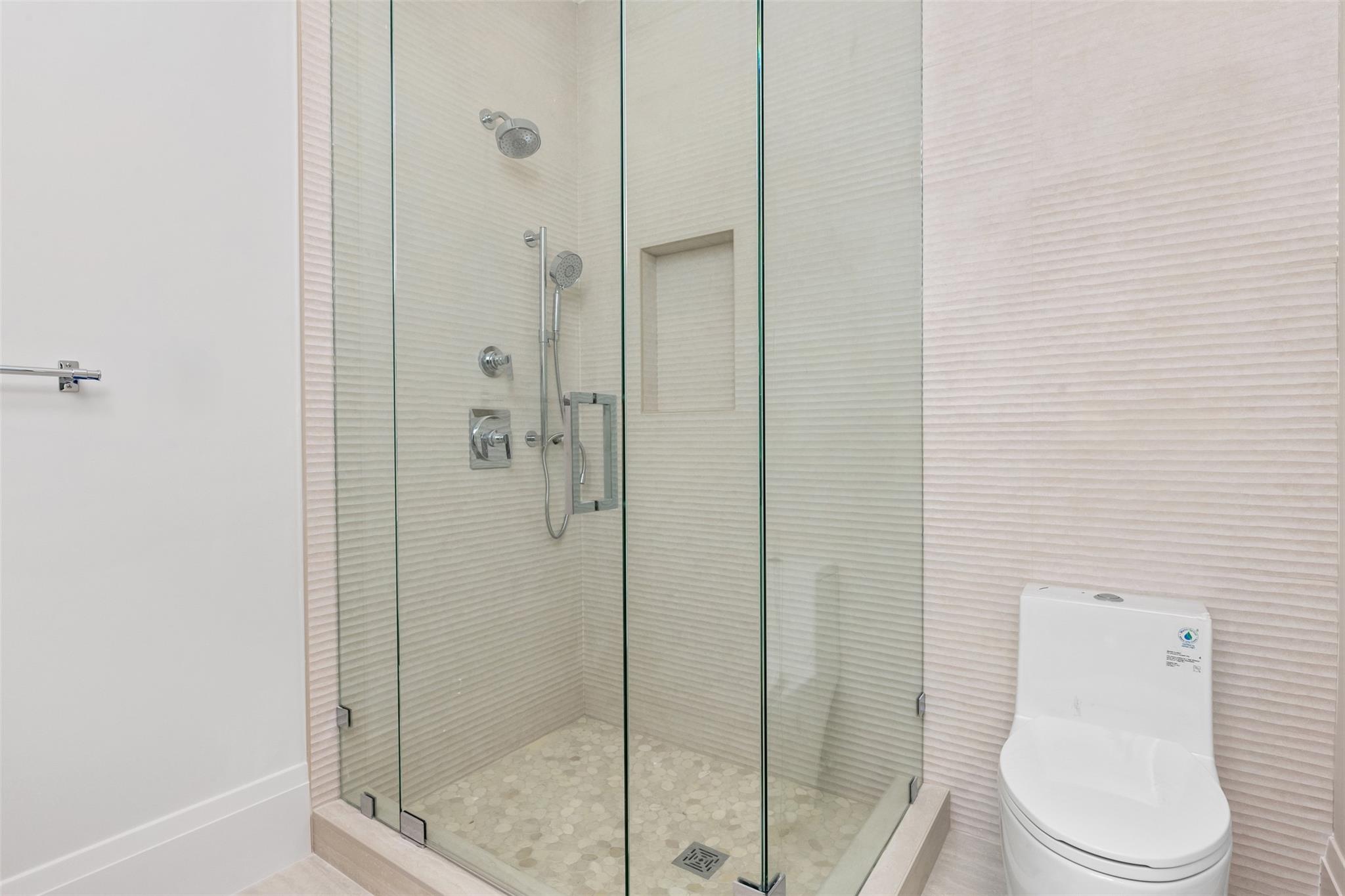 32 Seneca Road, Fort Lauderdale, FL 33308