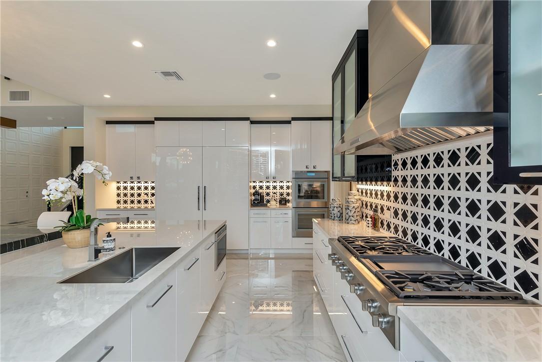 2 Fiesta Way, Fort Lauderdale, FL 33301