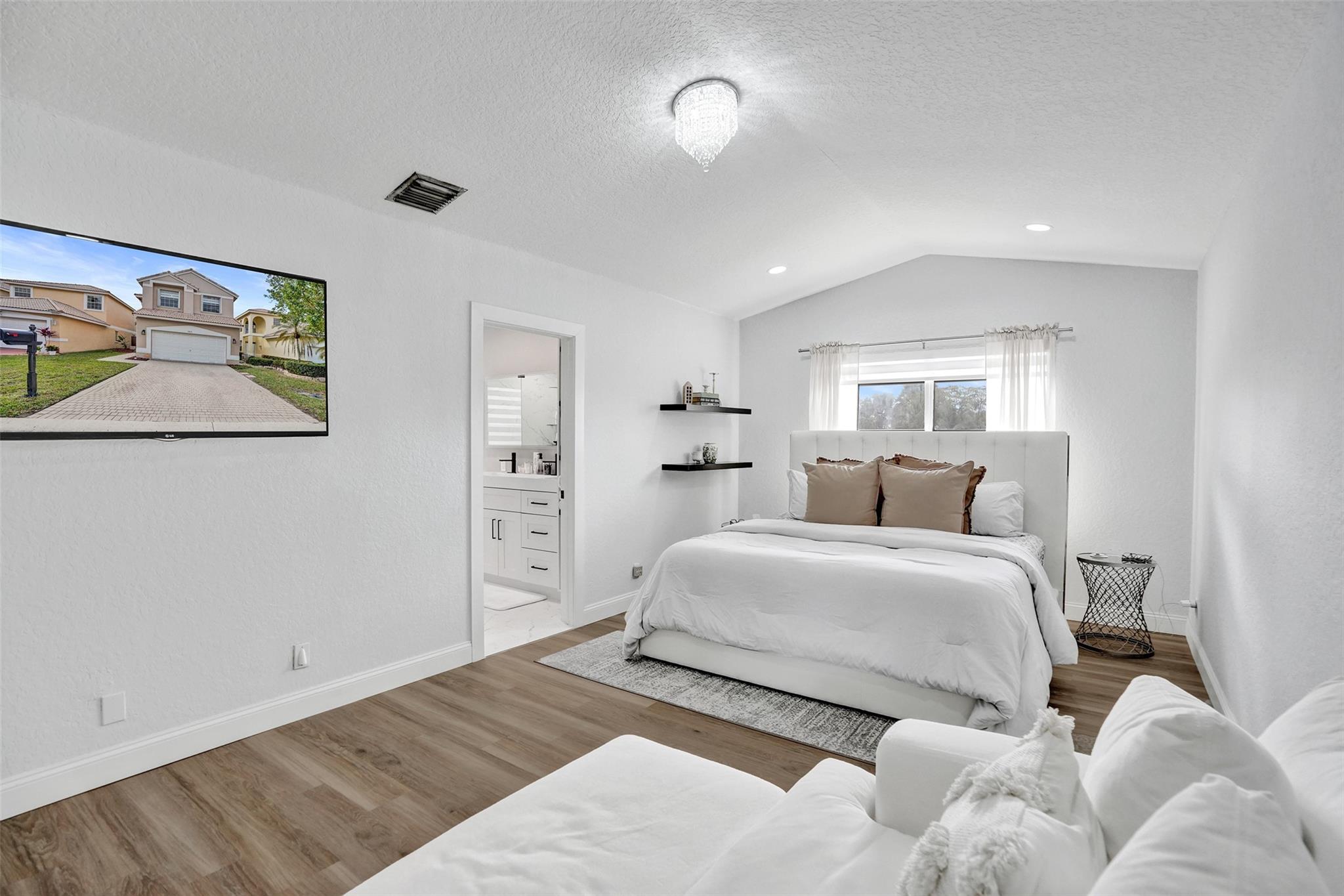 9814 NW 1st Mnr, Coral Springs, FL 33071