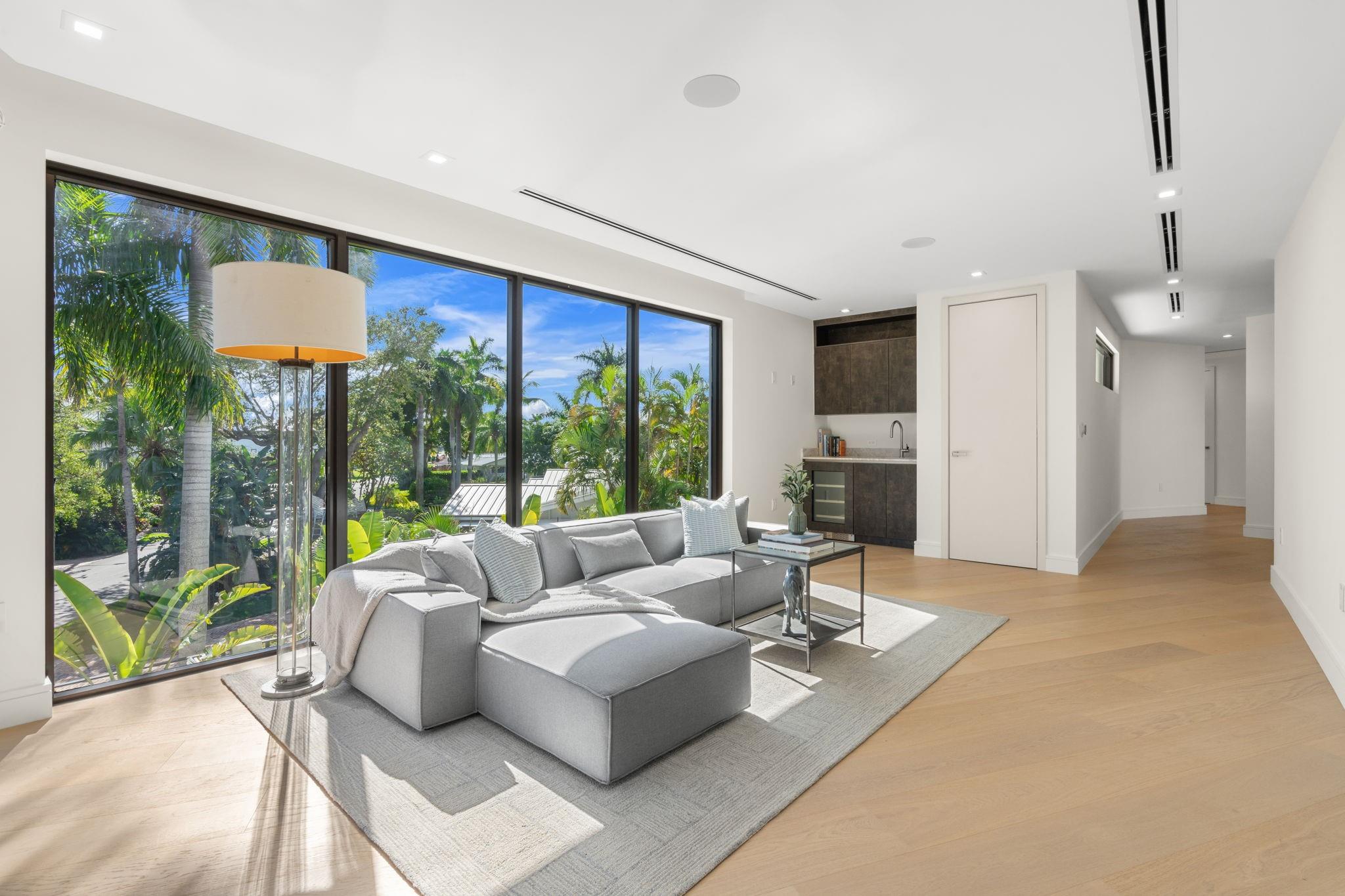 2035 Intracoastal Drive, Fort Lauderdale, FL 33305