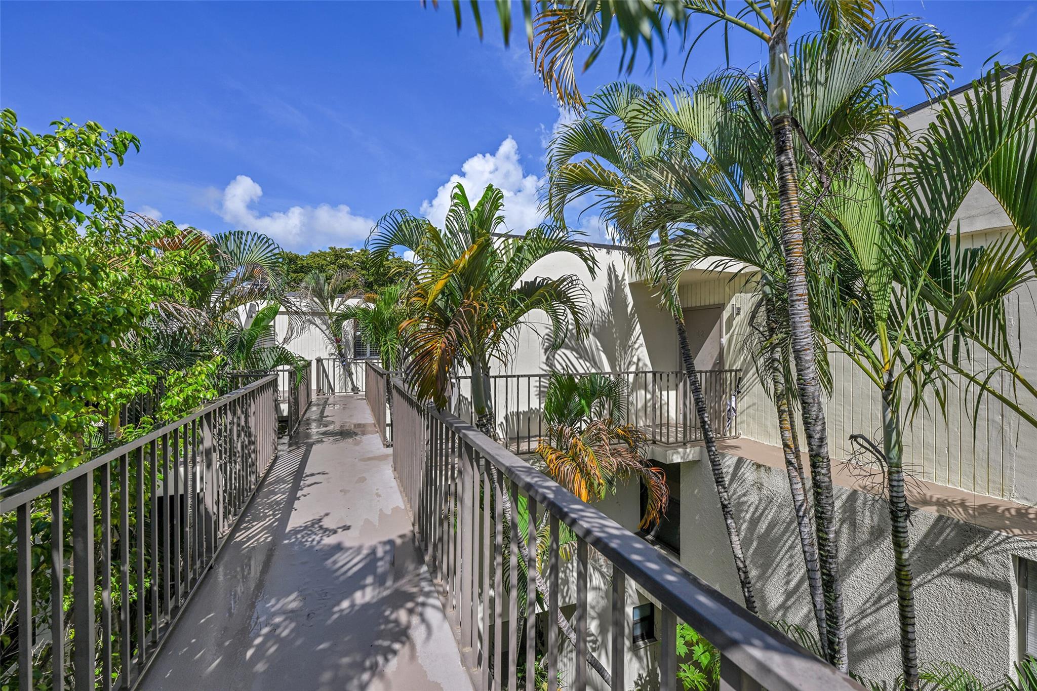 Photo for 20350 W Country Club Drive, PH12-4, Aventura, FL 33180 - listing #FX-10528188 20350 W Country Club Drive, PH12-4, Aventura, FL 33180