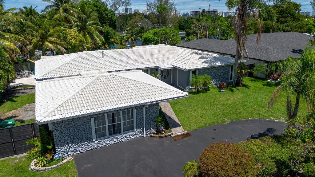 Photo for 19885 NE 22nd Avenue, Miami, FL 33180 - listing #FX-10535687 19885 NE 22nd Avenue, Miami, FL 33180