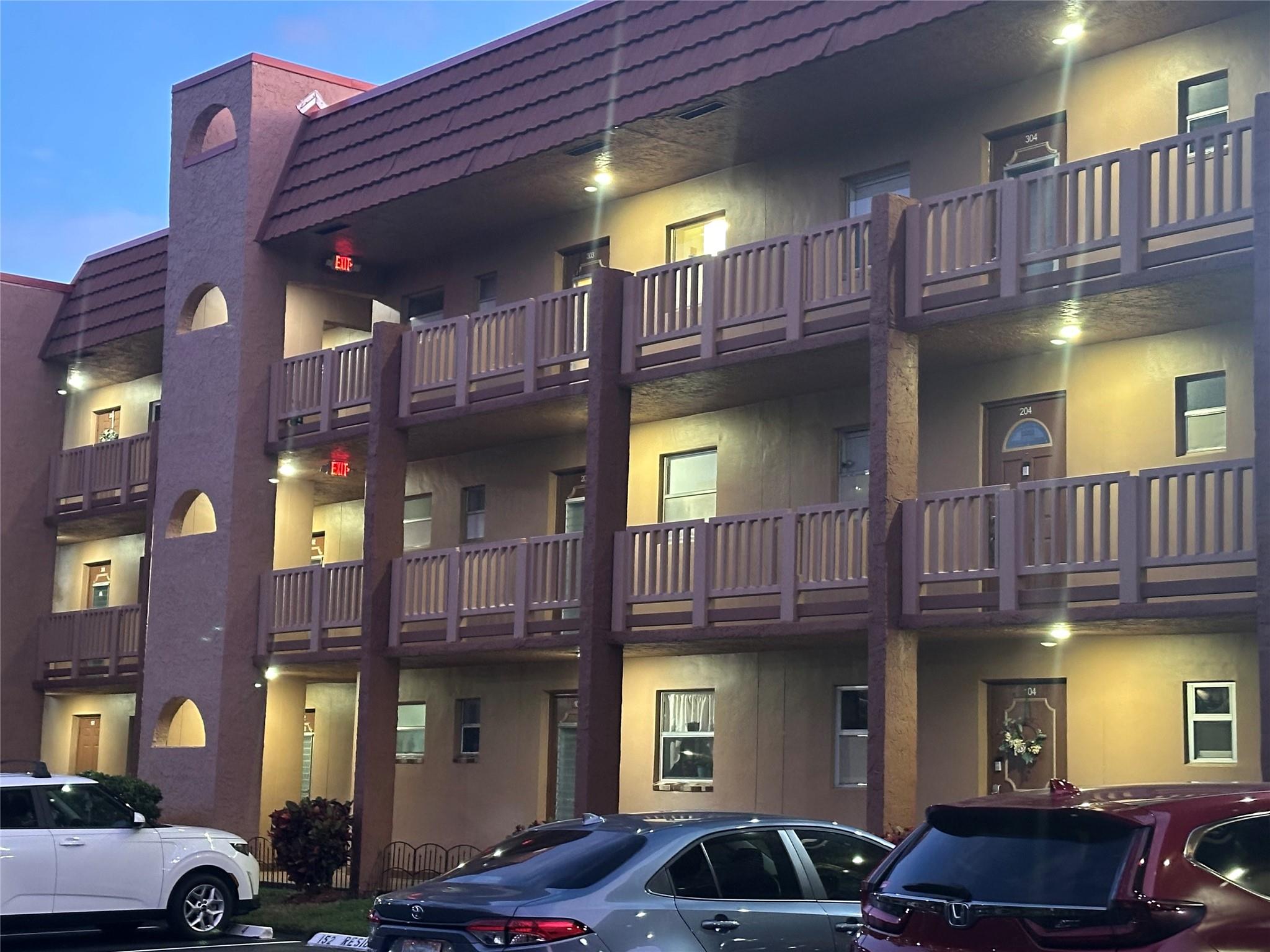 Photo for 9821 Sunrise Lakes Boulevard, 303 303, Sunrise, FL 33322 - listing #FX-10536658 9821 Sunrise Lakes Boulevard, 303 303, Sunrise, FL 33322