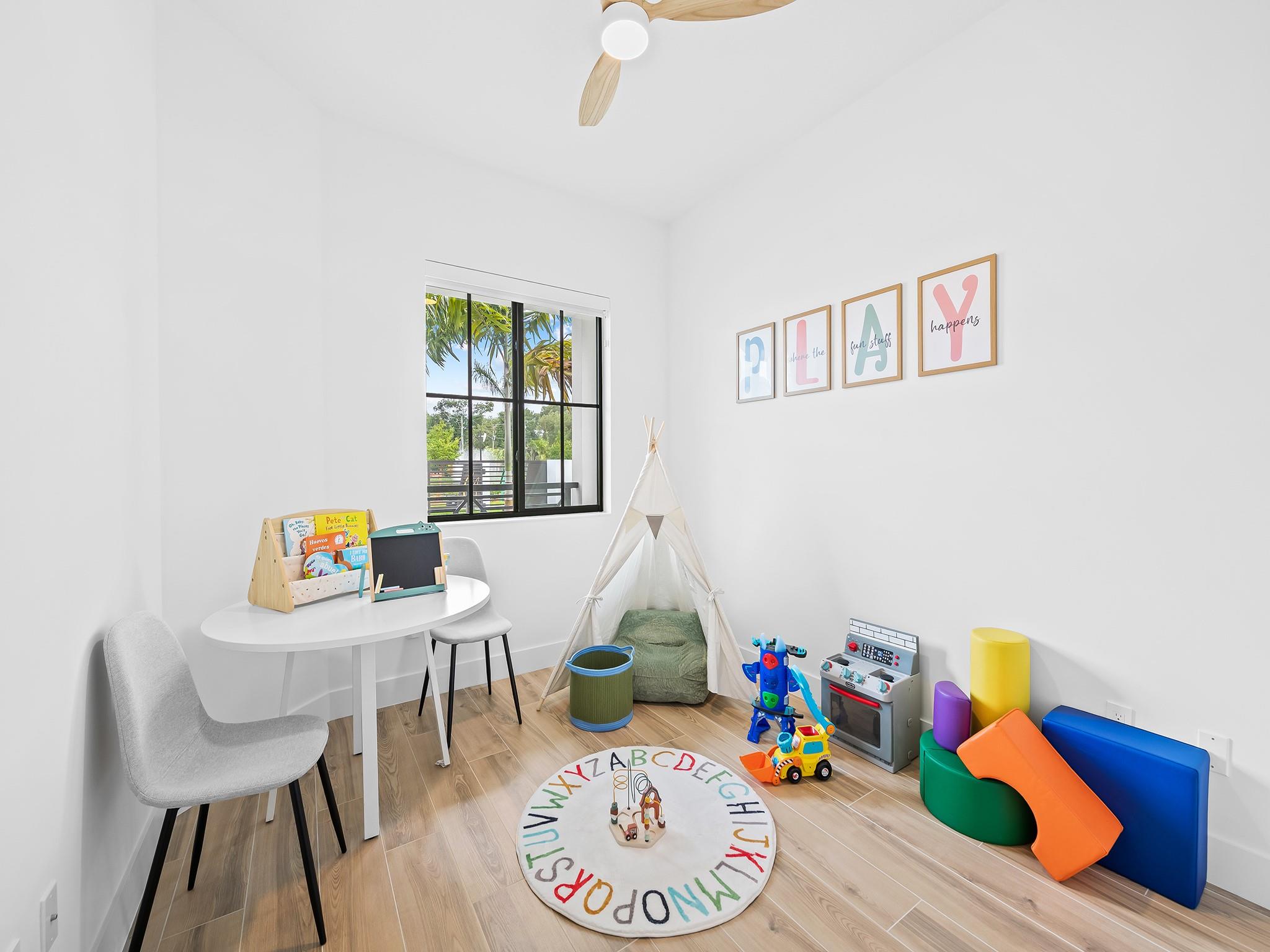 Photo for 1429 SW 23rd Court, Fort Lauderdale, FL 33315 - Listing #FX-10501339 1429 SW 23rd Court, Fort Lauderdale, FL 33315