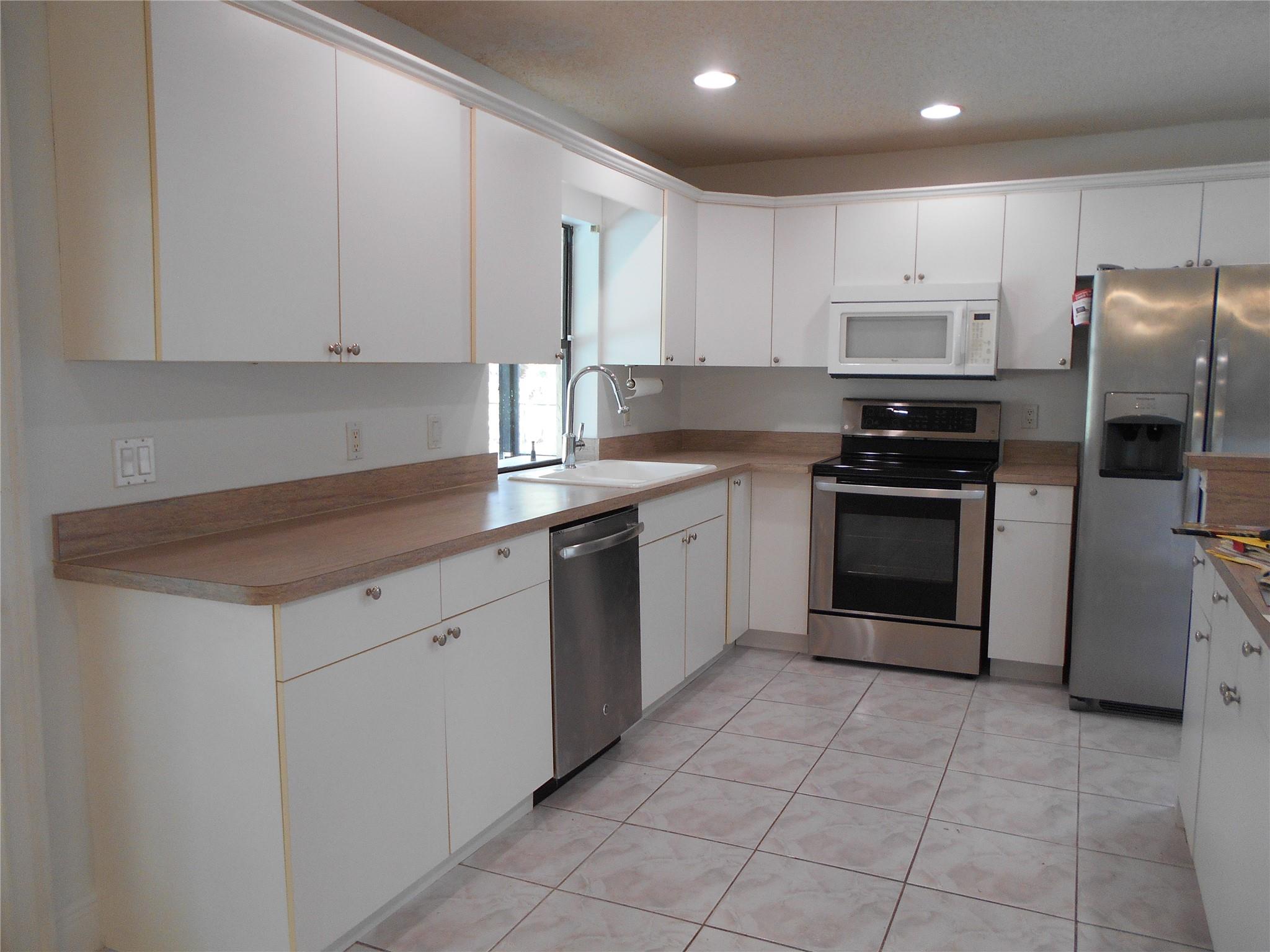 3980 NW 114th Avenue, Coral Springs, FL 33065