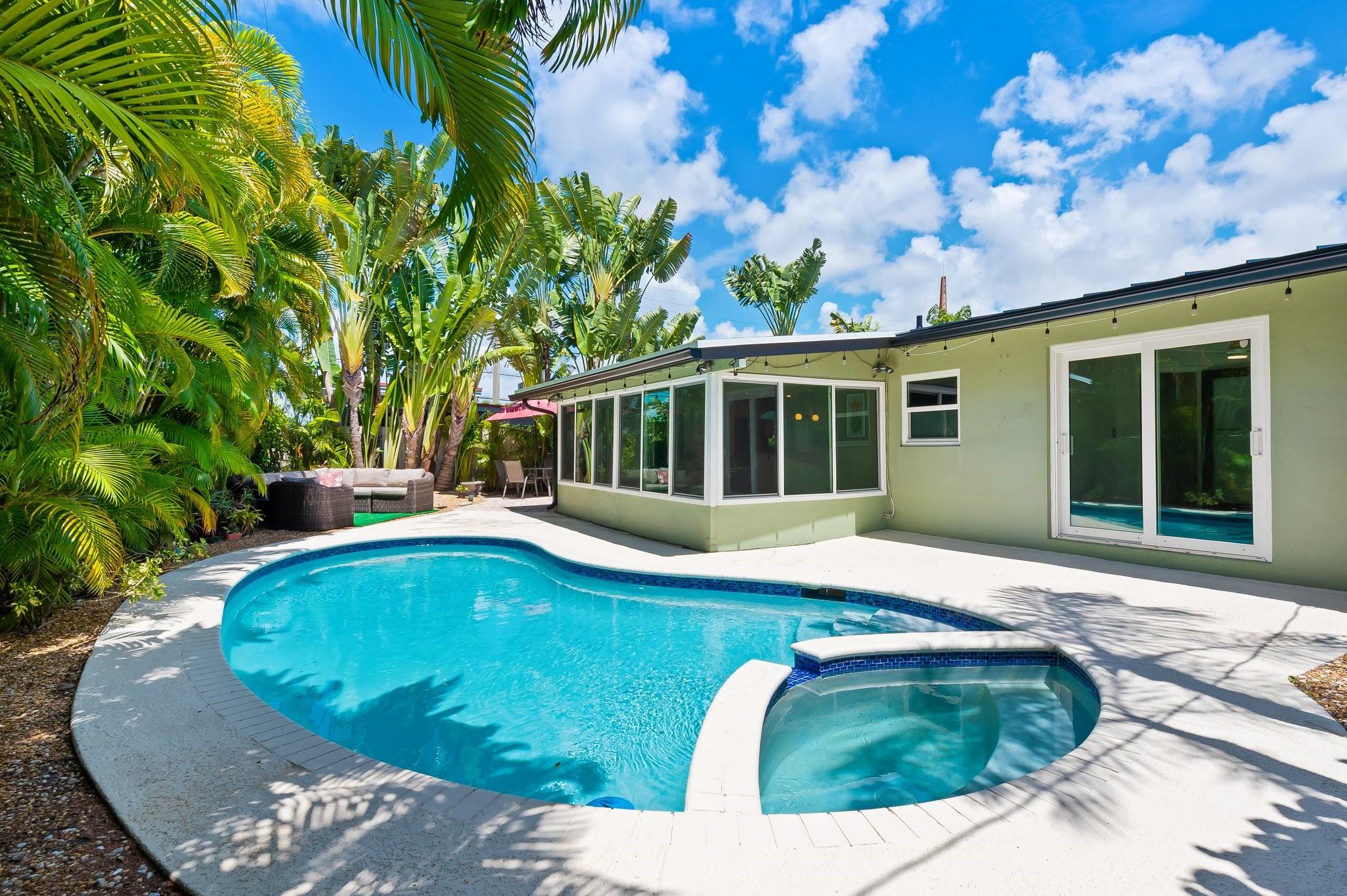 Photo for 8 NE 29th Street, Wilton Manors, FL 33334 - Listing #FX-10526644 8 NE 29th Street, Wilton Manors, FL 33334