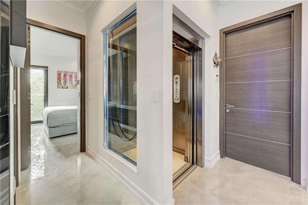 2900 NE 8 Avenue, Boca Raton, FL 33431