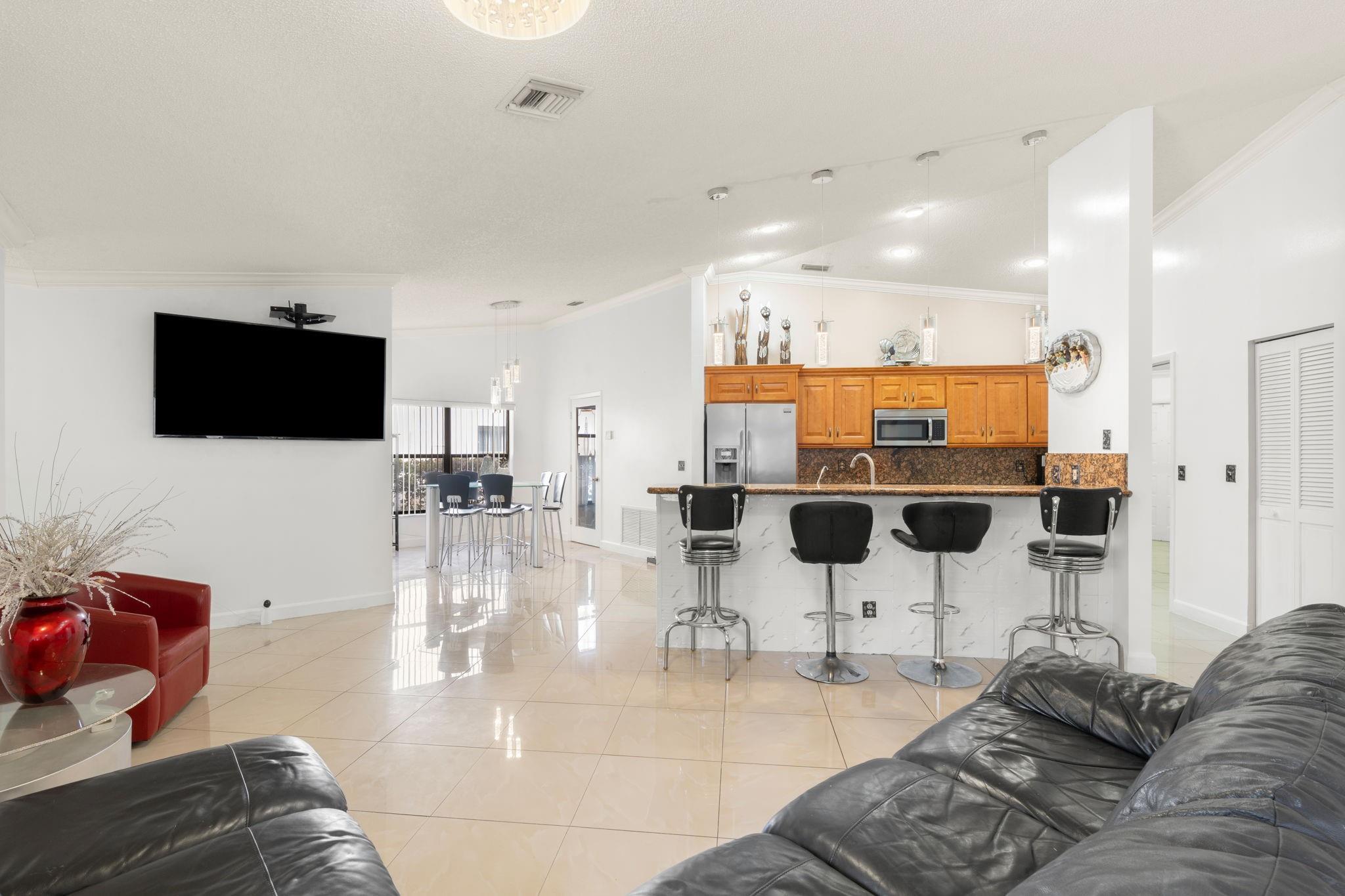 2326 NW 96th Way, Coral Springs, FL 33065