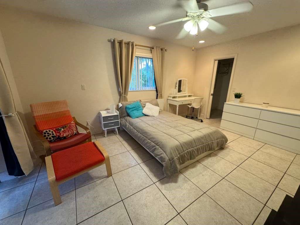 1726 NW 82nd Avenue, Coral Springs, FL 33071