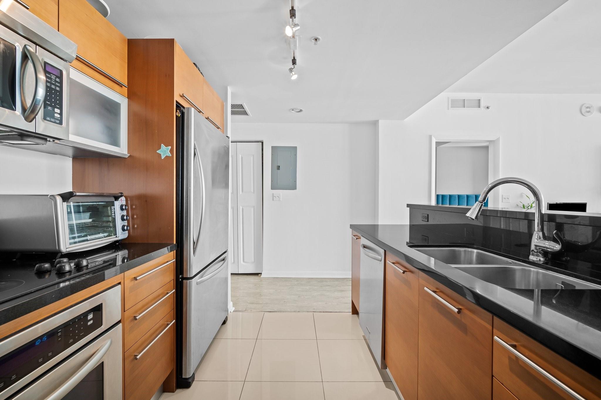 Photo for 244 Biscayne Boulevard, 2210, Miami, FL 33132 - Listing #FX-10509916 244 Biscayne Boulevard, 2210, Miami, FL 33132