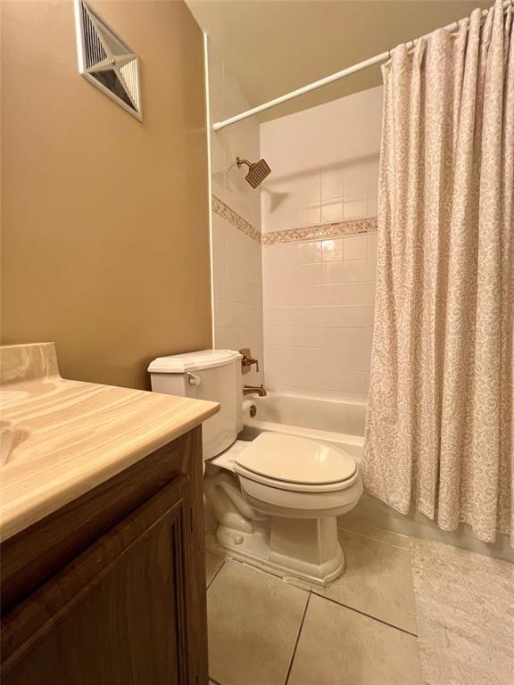 Photo for 8400 Lagos De Campo Boulevard, 209, Tamarac, FL 33321 - Listing #FX-10510945 8400 Lagos De Campo Boulevard, 209, Tamarac, FL 33321