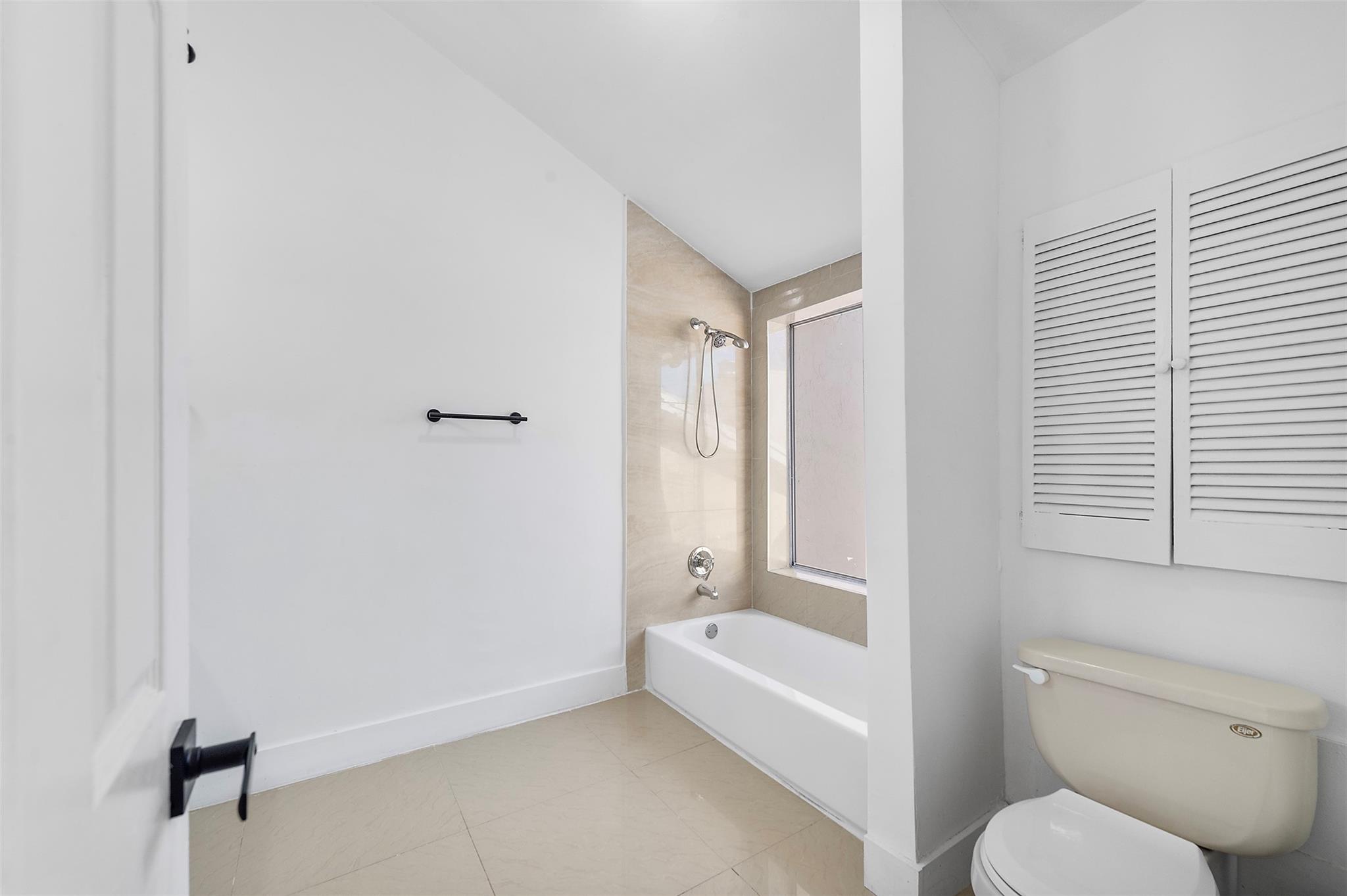 3951 Coral Springs Drive 21, Coral Springs, FL 33065