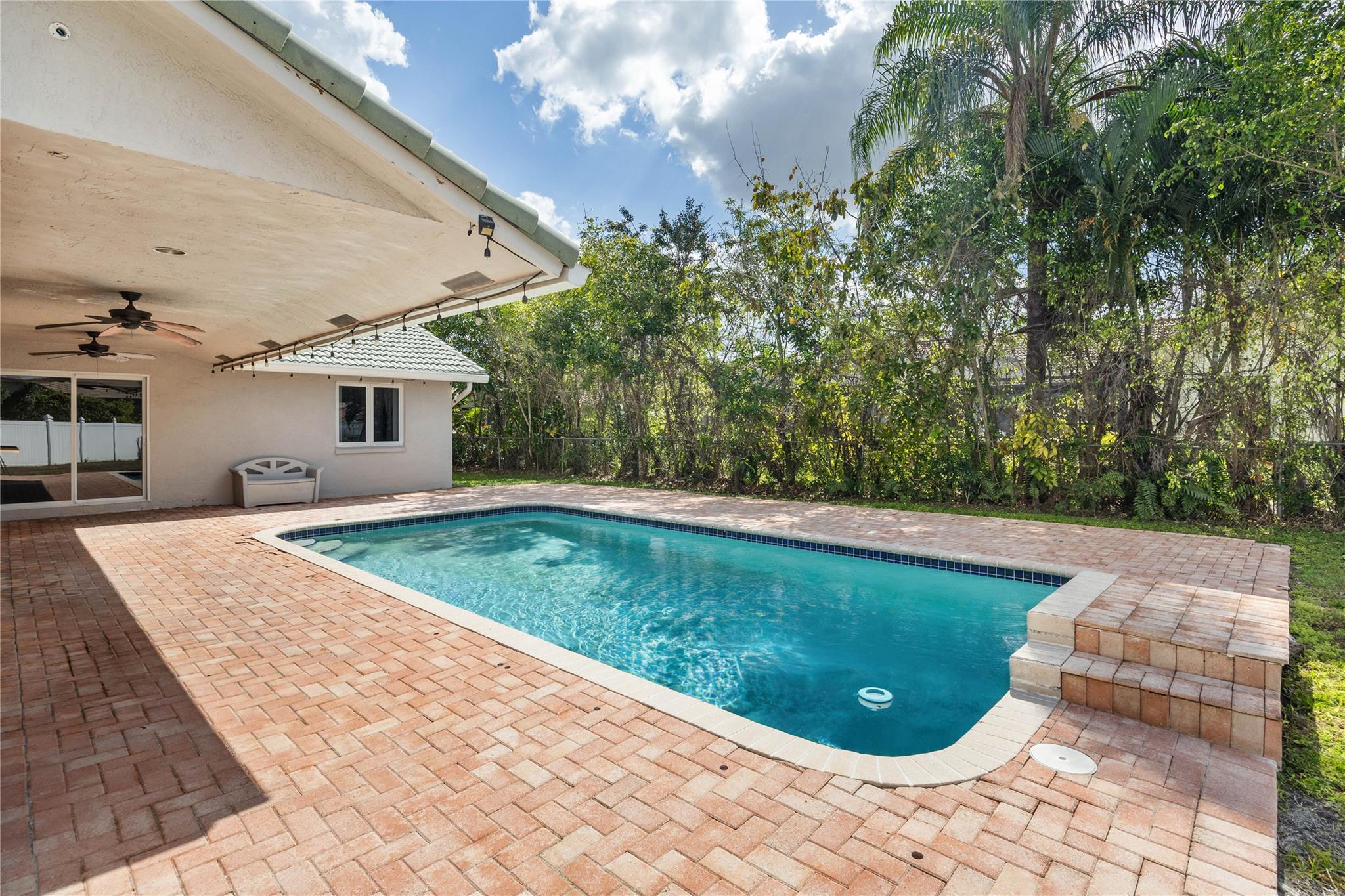 5302 NW 64th Way, Coral Springs, FL 33067