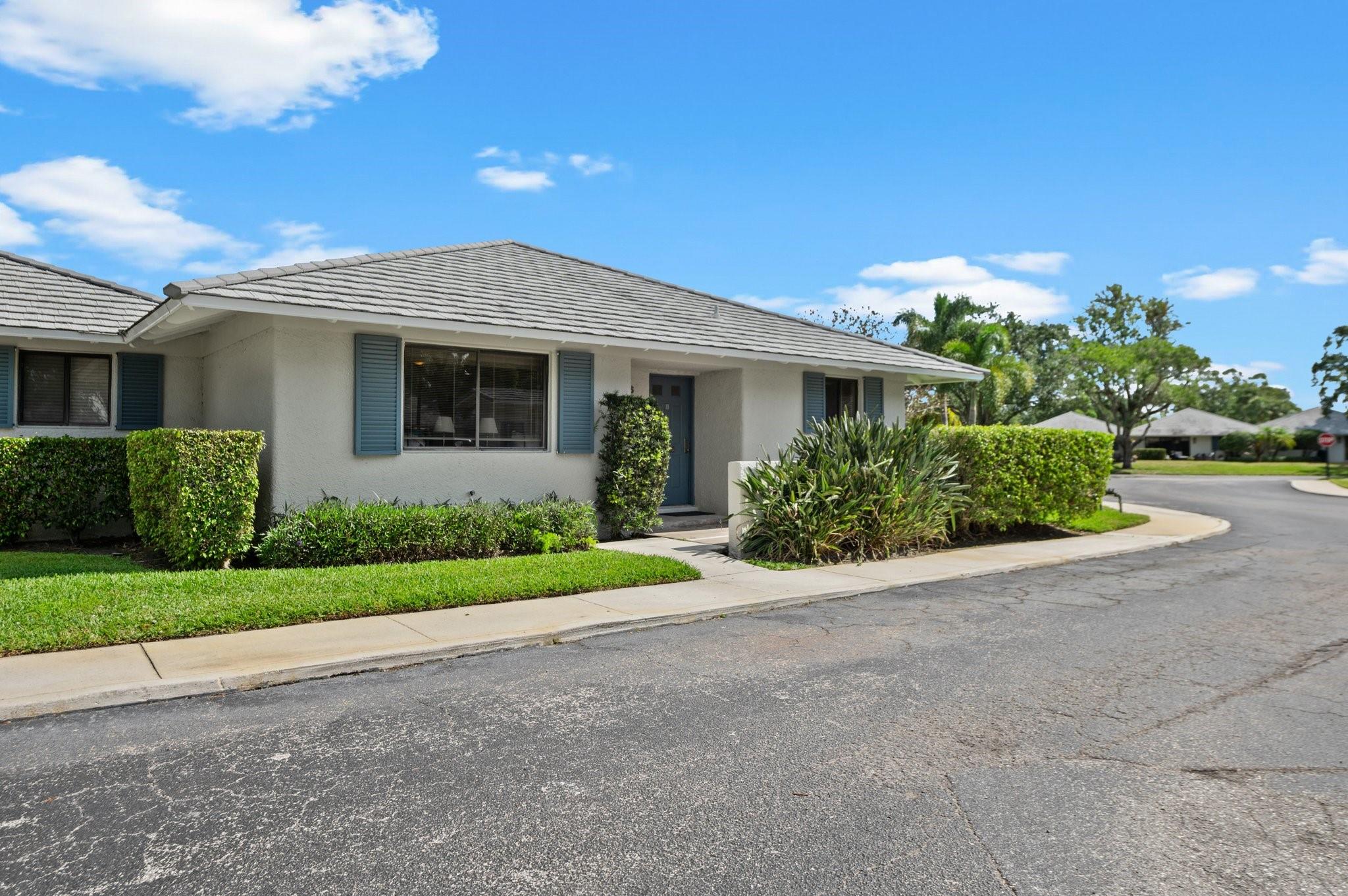 Photo for 616 Club Drive, 616, Palm Beach Gardens, FL 33418 - Listing #FX-10502346 616 Club Drive, 616, Palm Beach Gardens, FL 33418