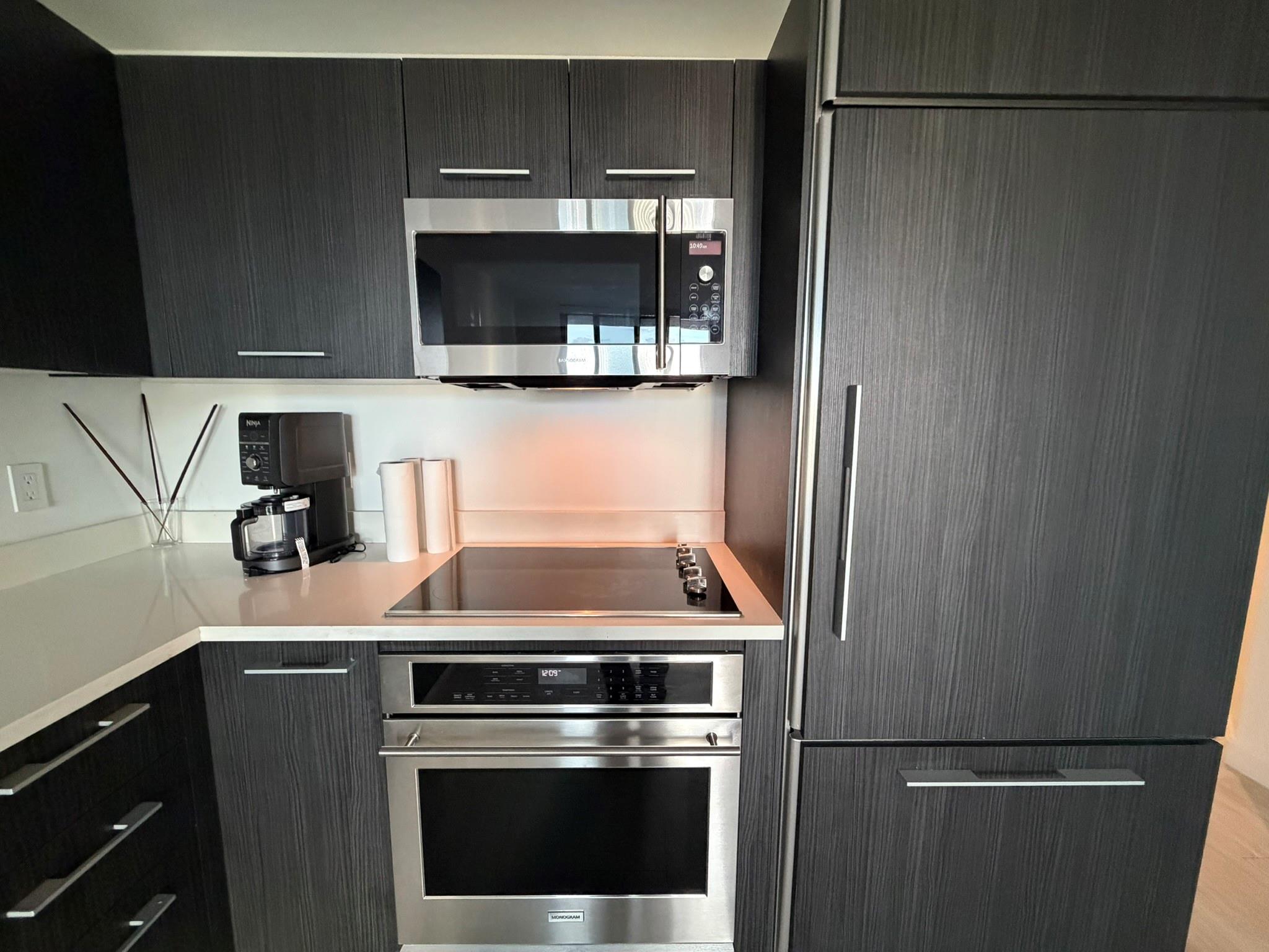 45 SW 9th Street 3110, Miami, FL 33130