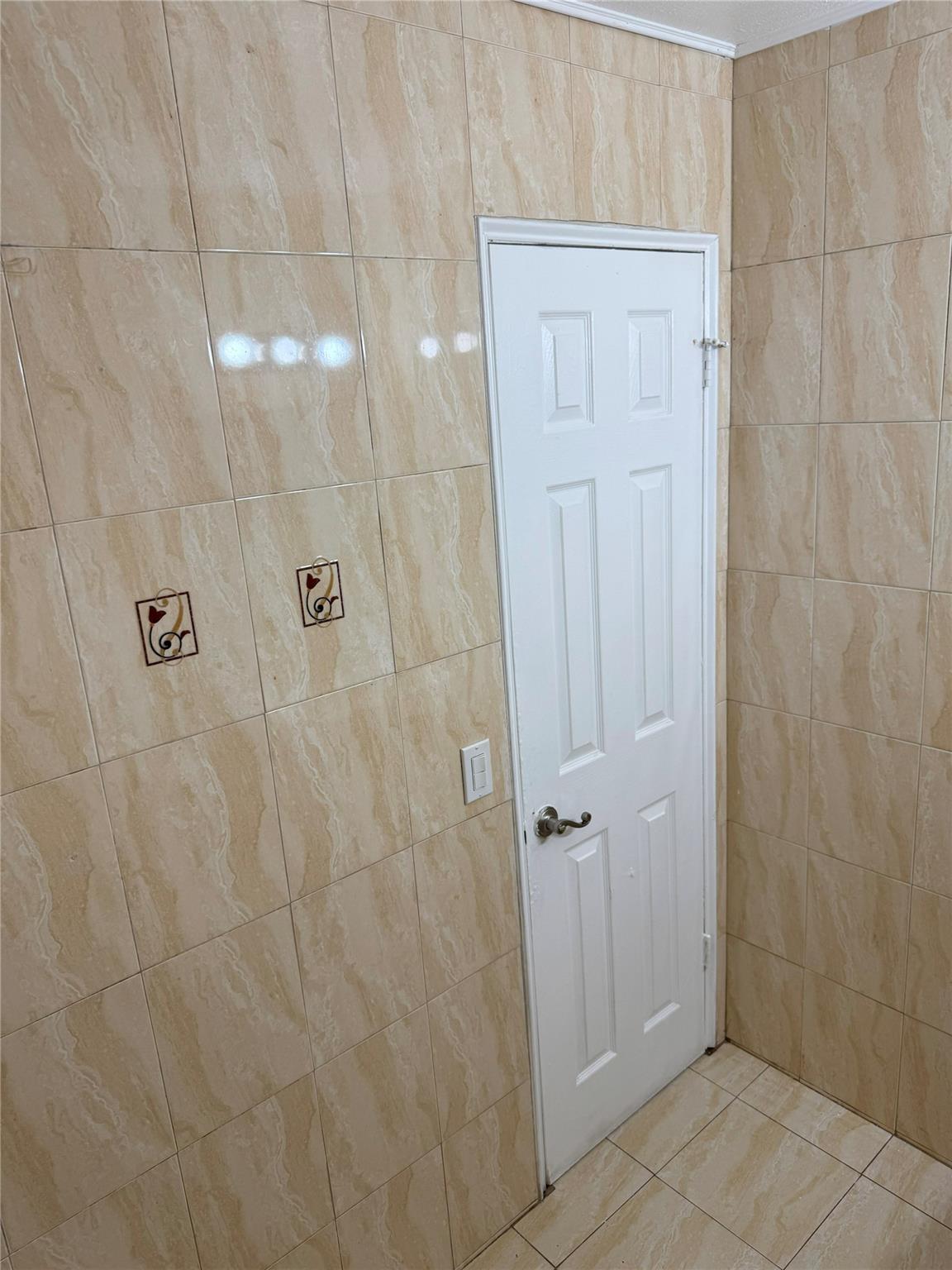 851 NE 209th Terrace 202, Miami, FL 33179