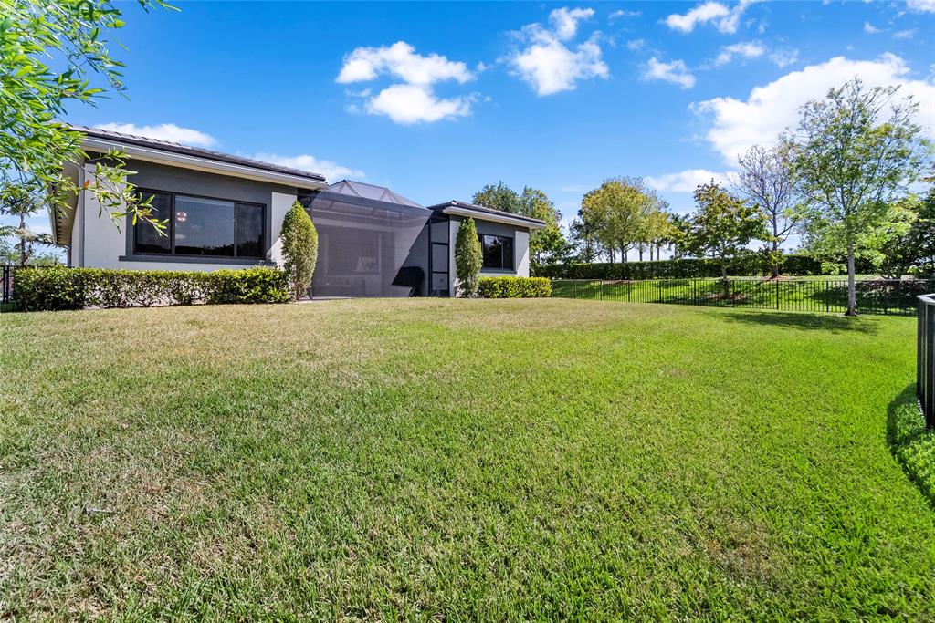 Photo for 10410 S Lago Vista Circle, Parkland, FL 33076 - Listing #FX-10434740 10410 S Lago Vista Circle, Parkland, FL 33076