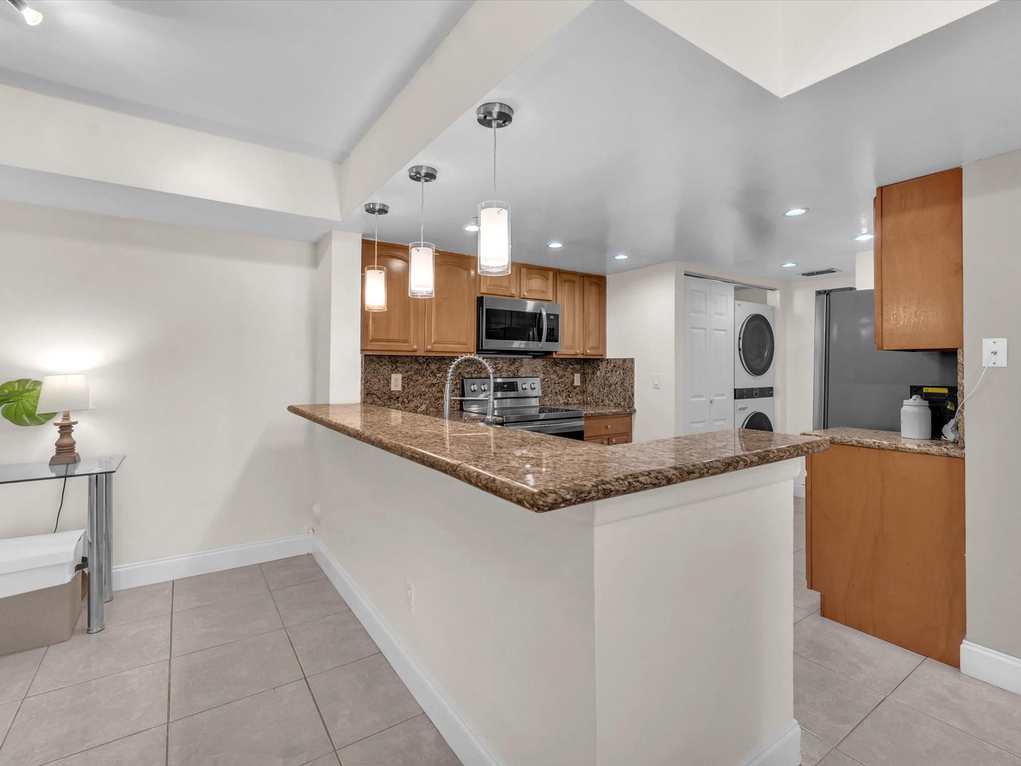 9022 W Atlantic Boulevard 213, Coral Springs, FL 33071